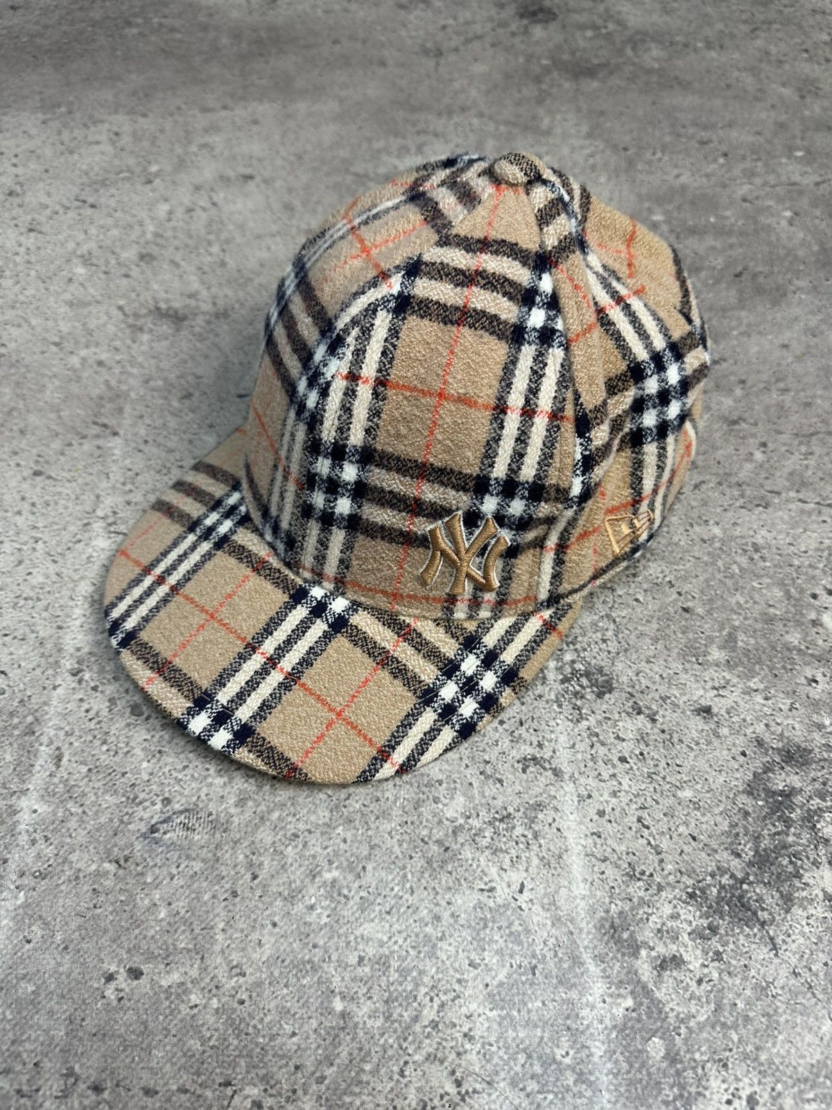 Burberry Vintage New Era NY Burberry Nova Check Beige Cap 7 1/8