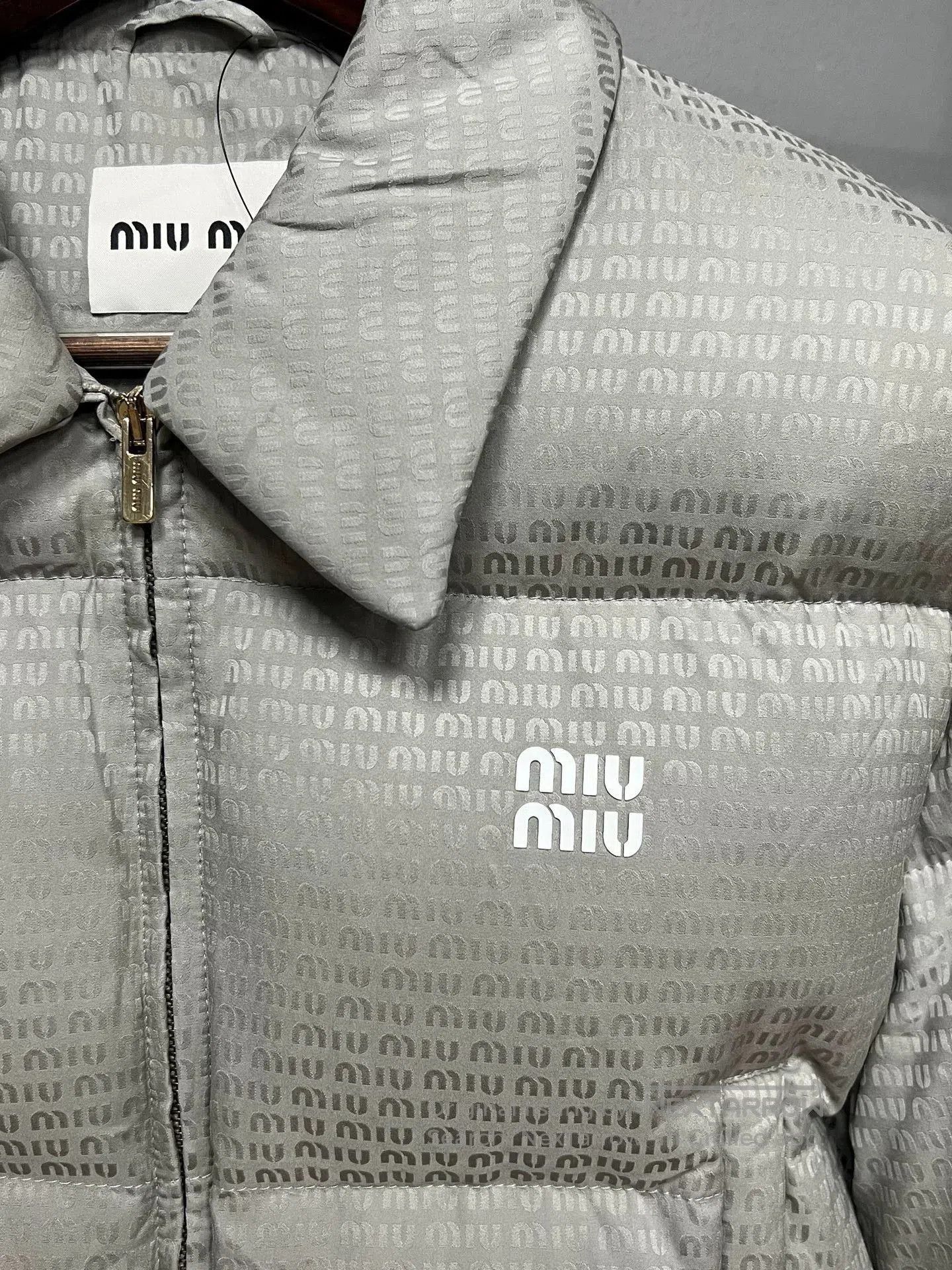 Miu Miu gray print short down jacket. Size M / US 6-8 / IT 42-44 - 3 Thumbnail