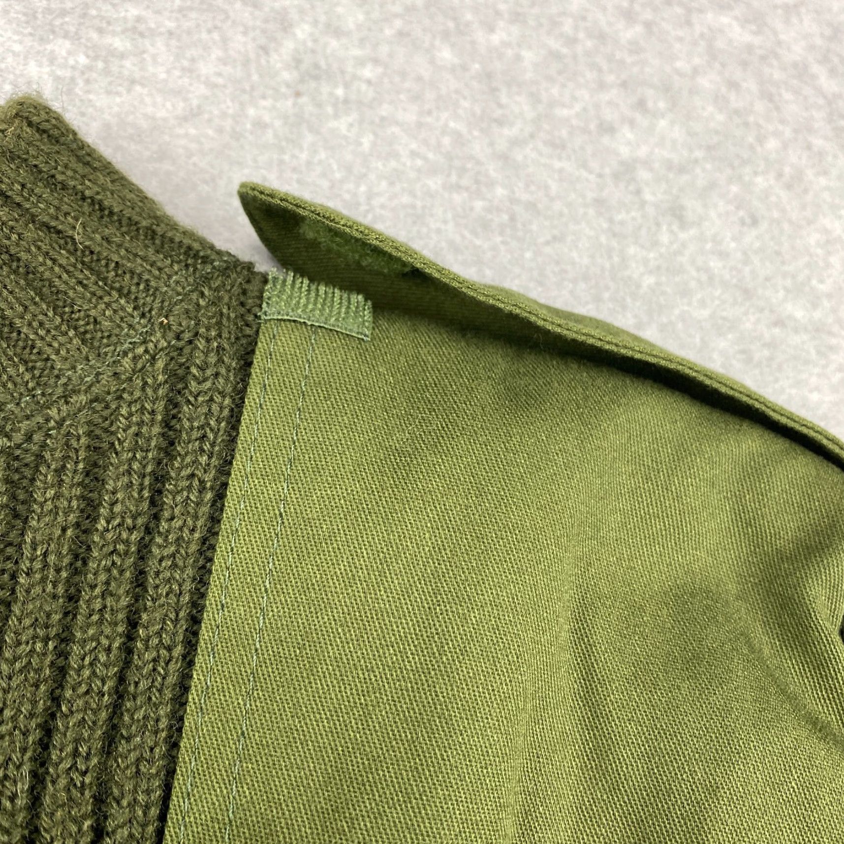 Vintage DSCP Wool Sweater Mens 36 Green US Military Valor Collection Logo Pullover Crew Neck All Seasons Knit Wool Regular Size US M / EU 48-50 / 2 - 4 Thumbnail