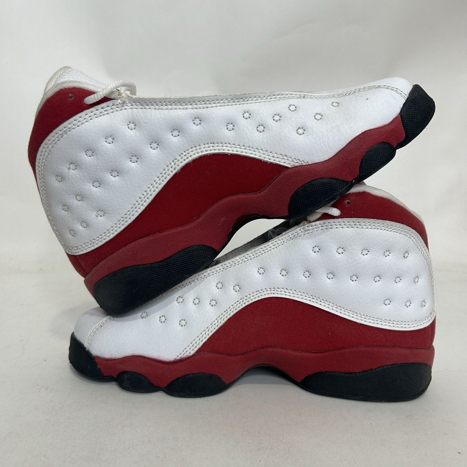 Jordan Brand Nike Air Jordan 13 Retro GS “White True Red Black” Size US 6.5 / IT 36.5 - 3 Thumbnail