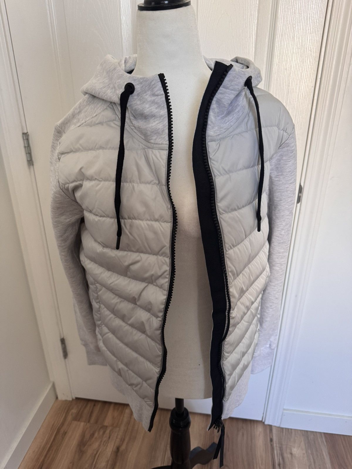Canada Goose 🆕Canada Goose Hybridge Muskoka Full Zip Up Hoody, size M Size M / US 6-8 / IT 42-44 - 1 Thumbnail