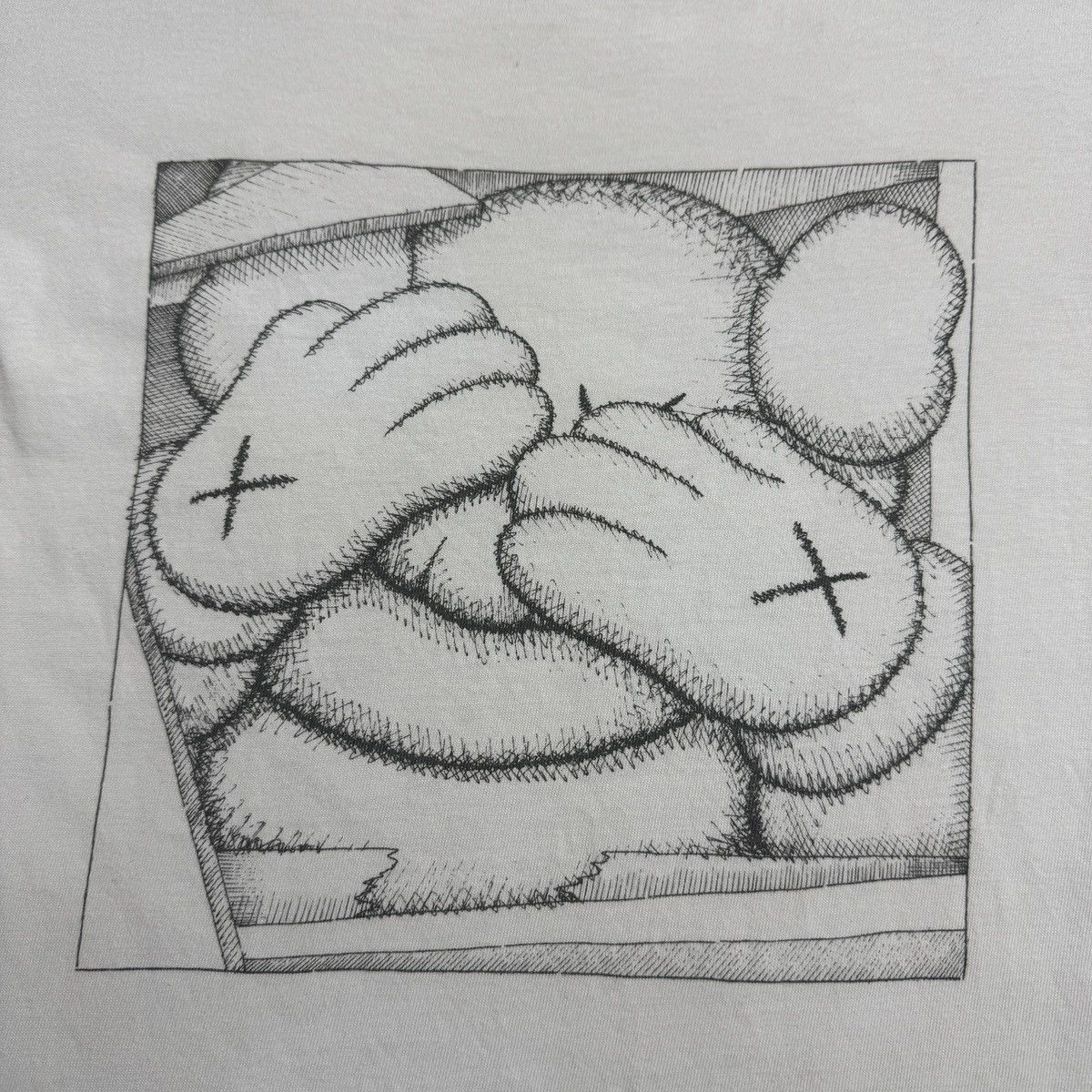 Kaws Kaws Chum x Uniqlo Tokyo artist graffiti tee Size US M / EU 48-50 / 2 - 2 Thumbnail