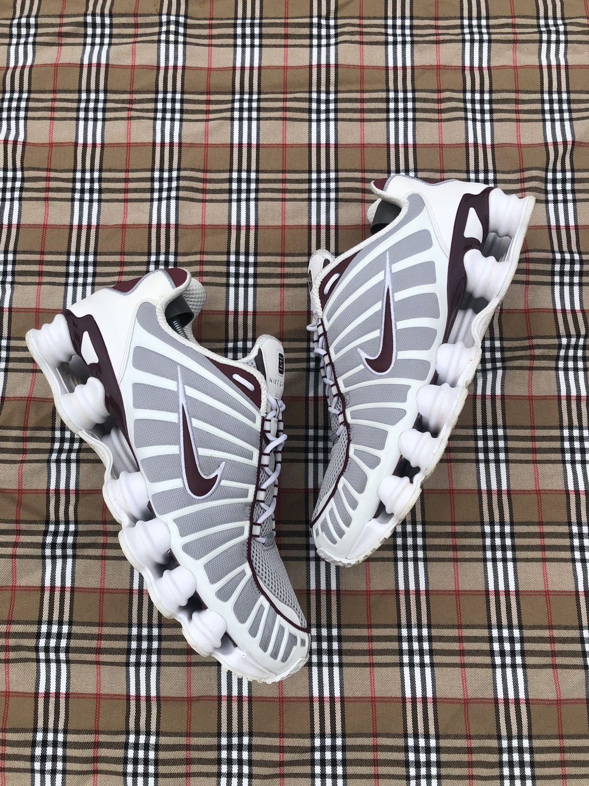 Nike shox tl neutral grey team red