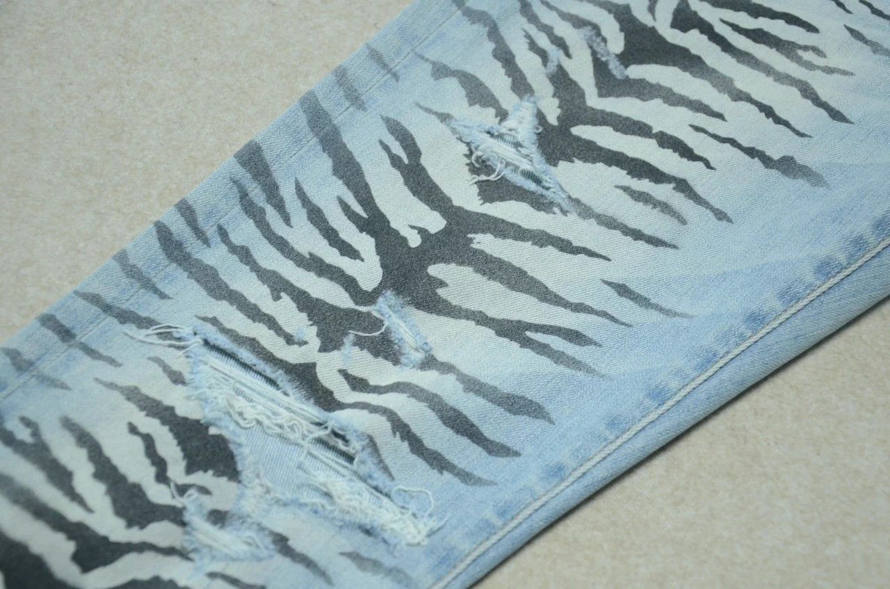 Amiri Amiri Blue Tiger Stripe Wash Distressed Jeans Size US 33 - 3 Thumbnail