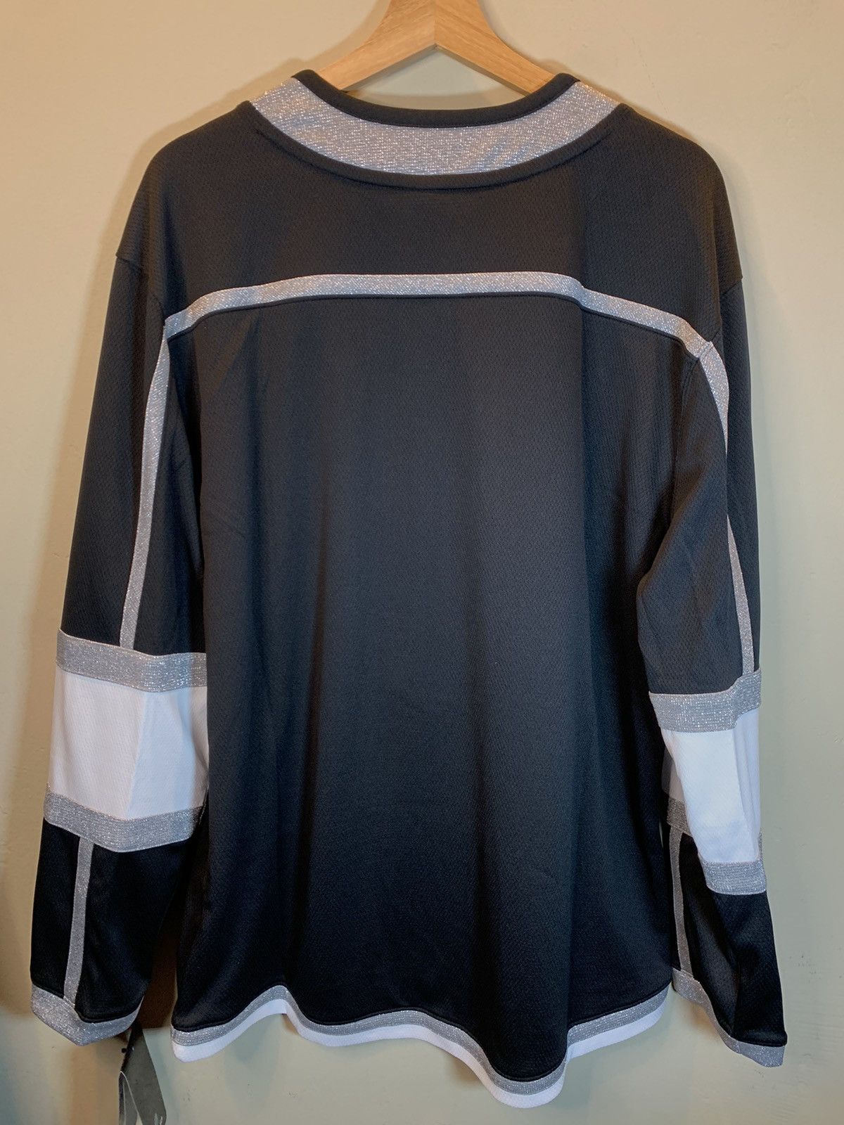 NHL *RARE* New Los Angeles LA Kings NHL Hockey Jersey Size US S / EU 44-46 / 1 - 3 Thumbnail