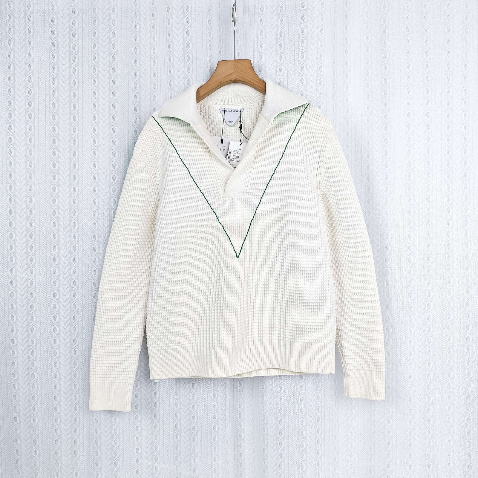 Bottega Veneta Bottega Veneta V-Neck Knit Sweater Size S Size S / US 4 / IT 40 - 1 Thumbnail
