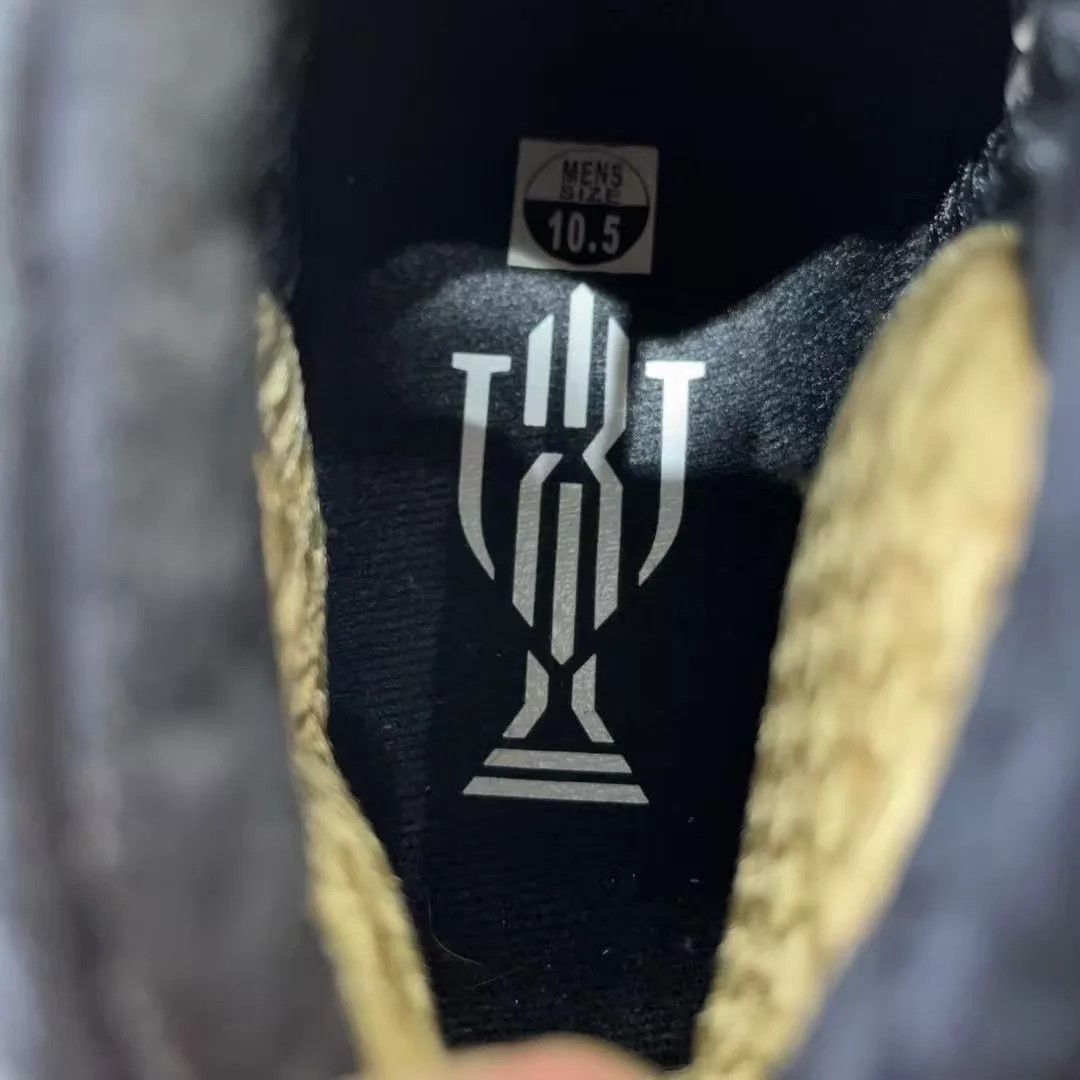 Nike Trophy Room x AJ23 Black/Gold 44.5 Tried On Size US 10.5 / EU 43-44 - 7 Thumbnail
