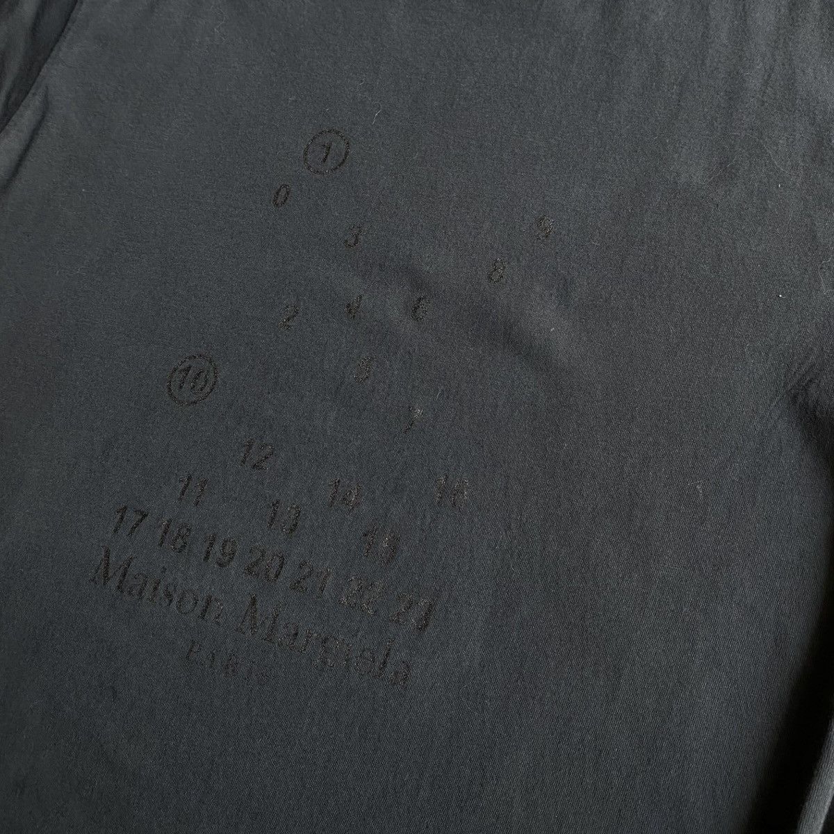 Maison Margiela Margiela Number Logo Black On Black T Shirt Size US XS / EU 42 / 0 - 1 Thumbnail