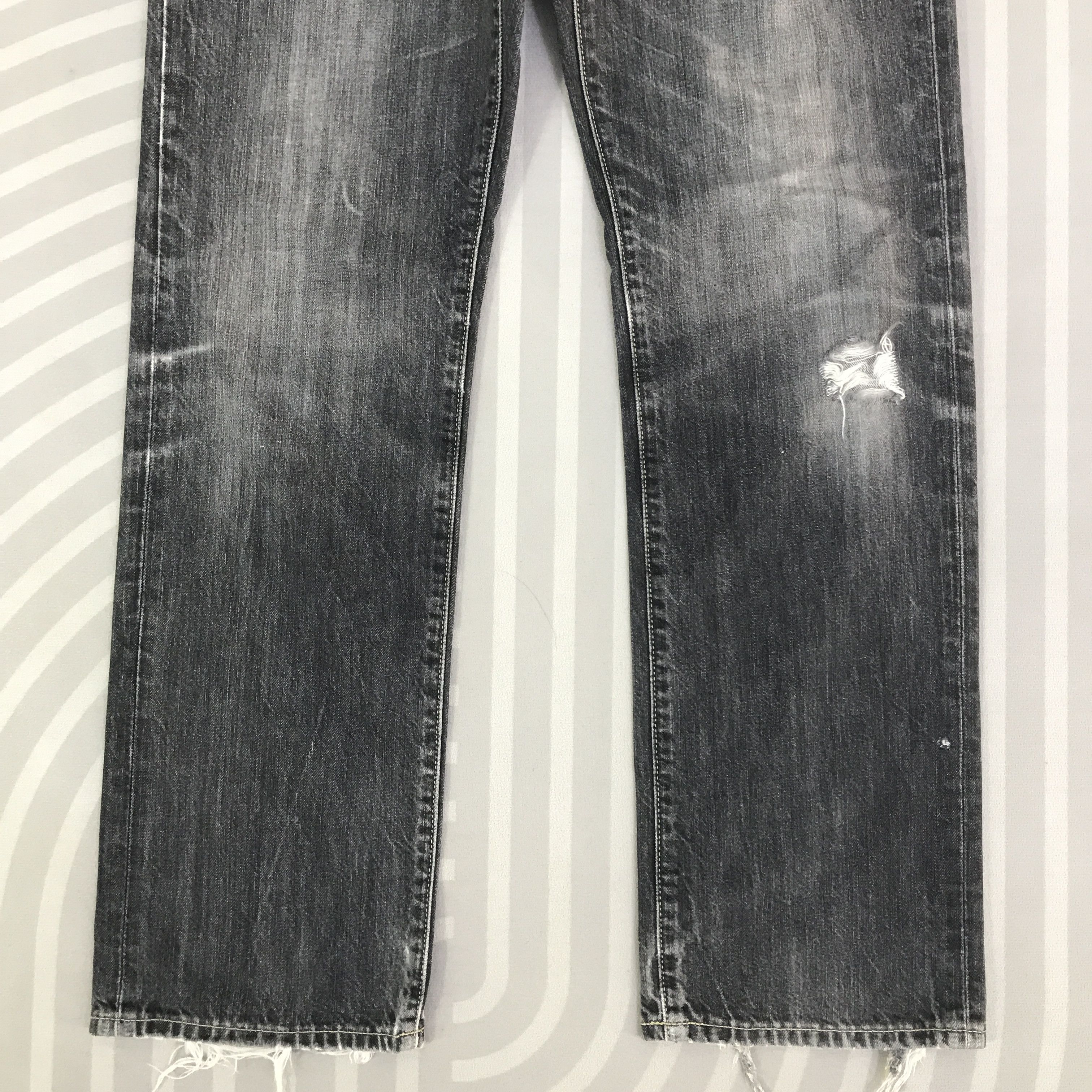 Japanese Brand 002 Vtg Uniqlo Black denim distressed Jeans pants K130B23 Size US 33 - 3 Thumbnail