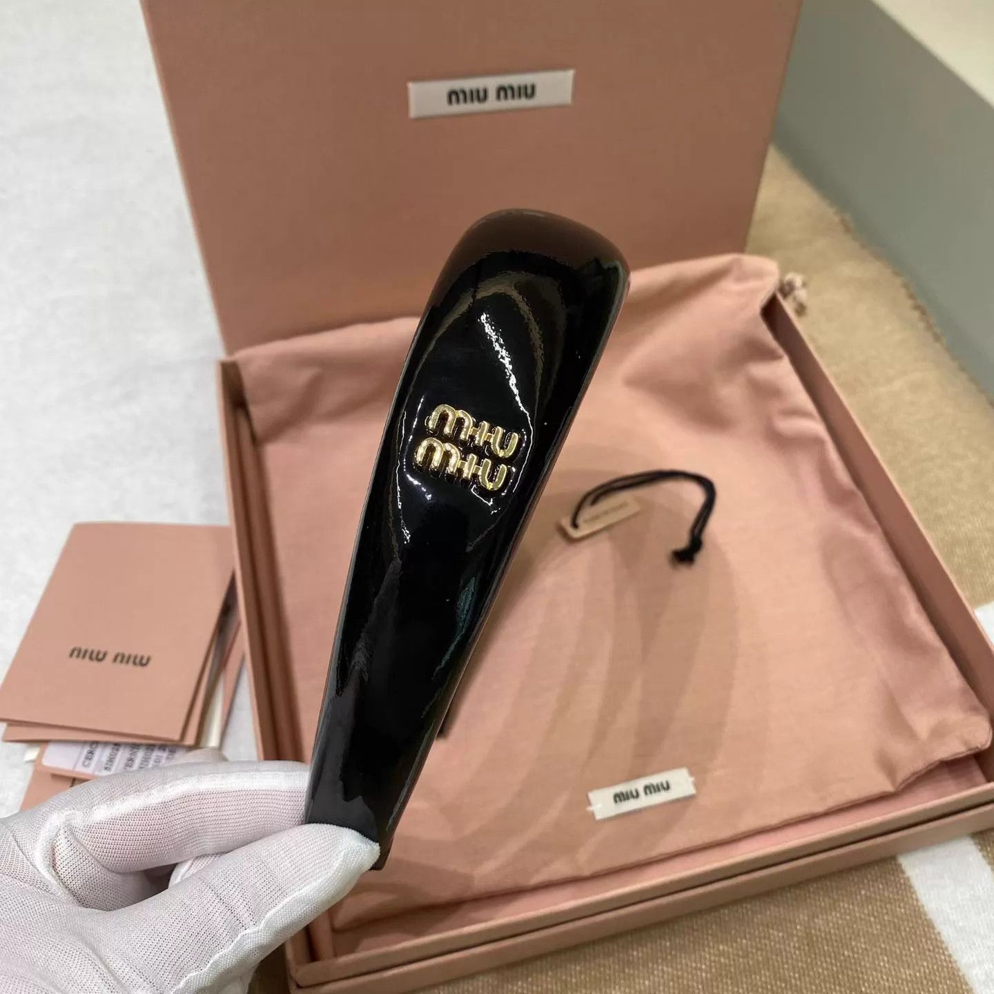 Miu Miu MIU MIU women's black thick patent gold logo headband Size ONE SIZE - 8 Thumbnail
