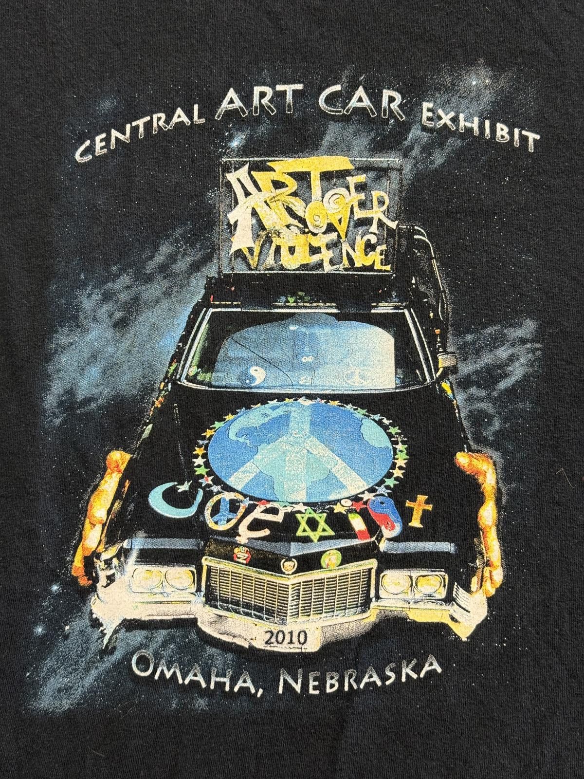 Gildan Cadillac Car Exhibit T-shirt 2010 Art over Violence XL Size US XL / EU 56 / 4 - 4 Thumbnail