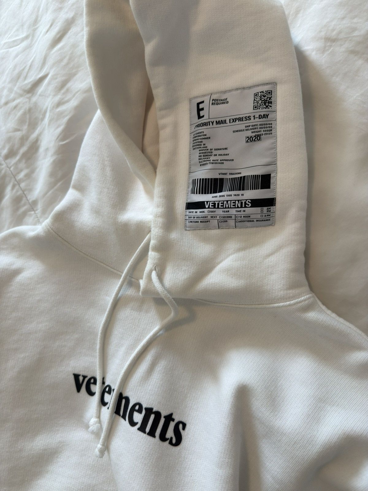 Vetements Vetements Shipping Label Hoodie (White) Size US S / EU 44-46 / 1 - 7 Thumbnail