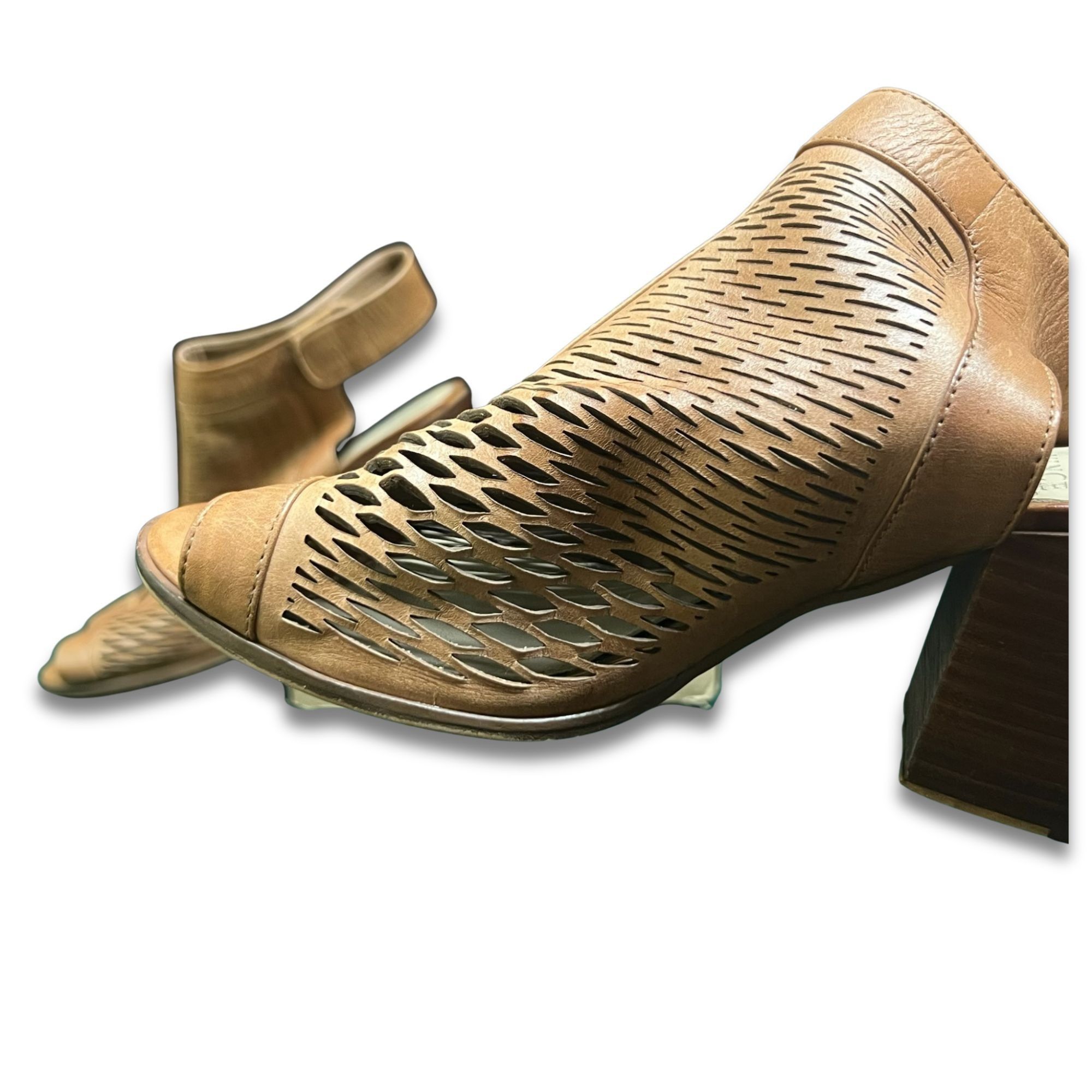 Vince Camuto Vince Camuto Lavette Laser Cut Peep Toe Ankle Booties Tan Le Size US 7.5 / IT 37.5 - 4 Thumbnail