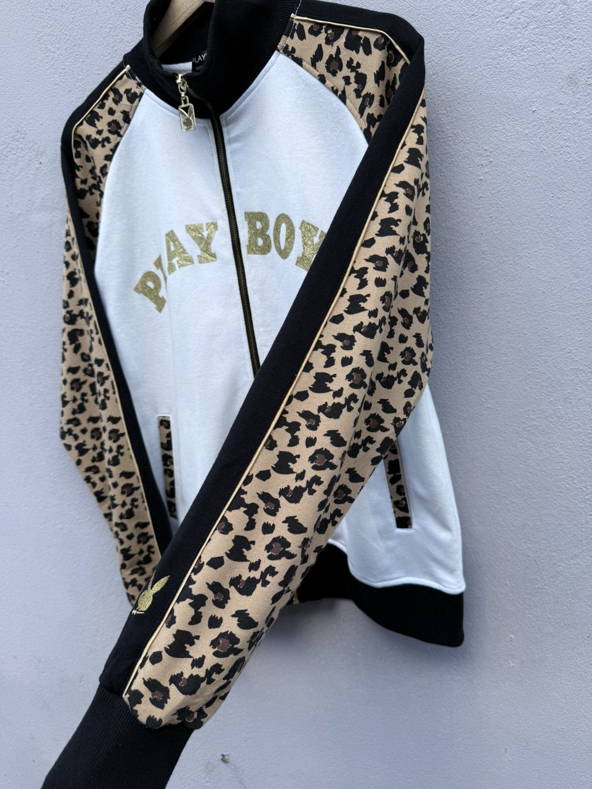 Japanese Brand Vintage PLAYBOY Biglogo Leopard Camo Rare Zipup Jacket Size US M / EU 48-50 / 2 - 4 Thumbnail