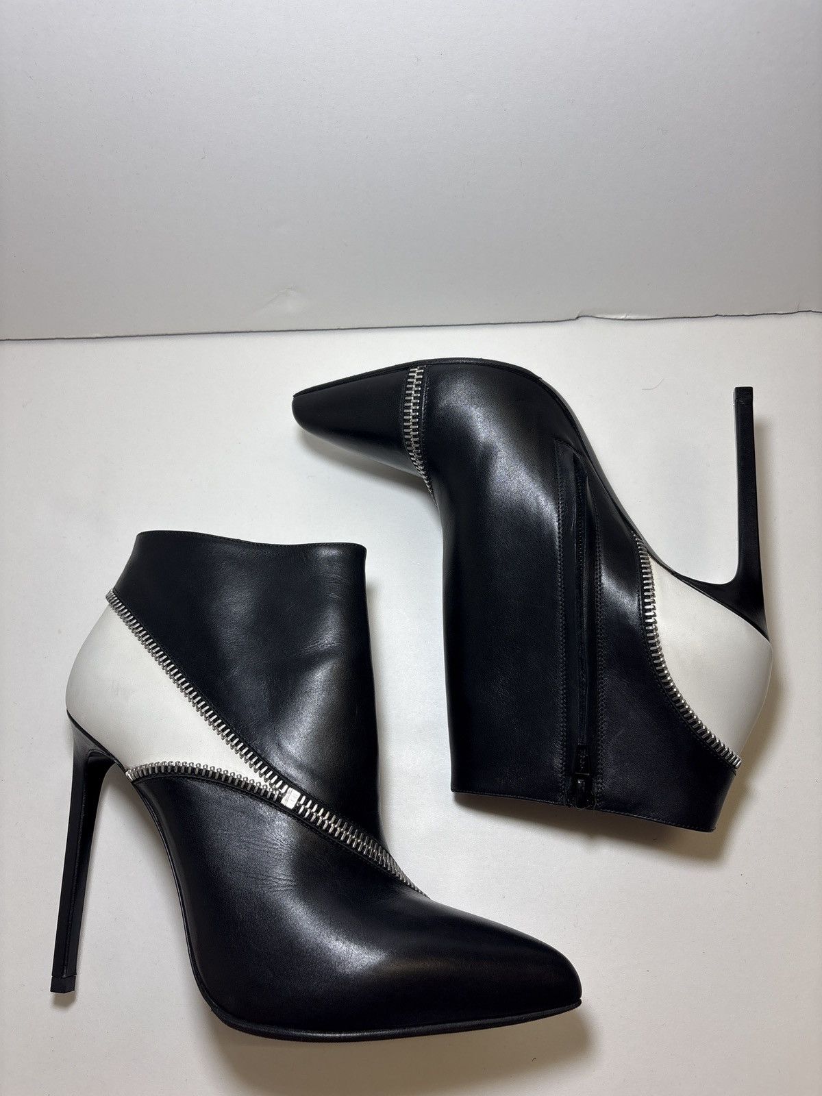Saint Laurent Paris Saint Laurent Janis Zip Ankle Boots Black White Leather AUTH Size US 9 / IT 39 - 3 Thumbnail