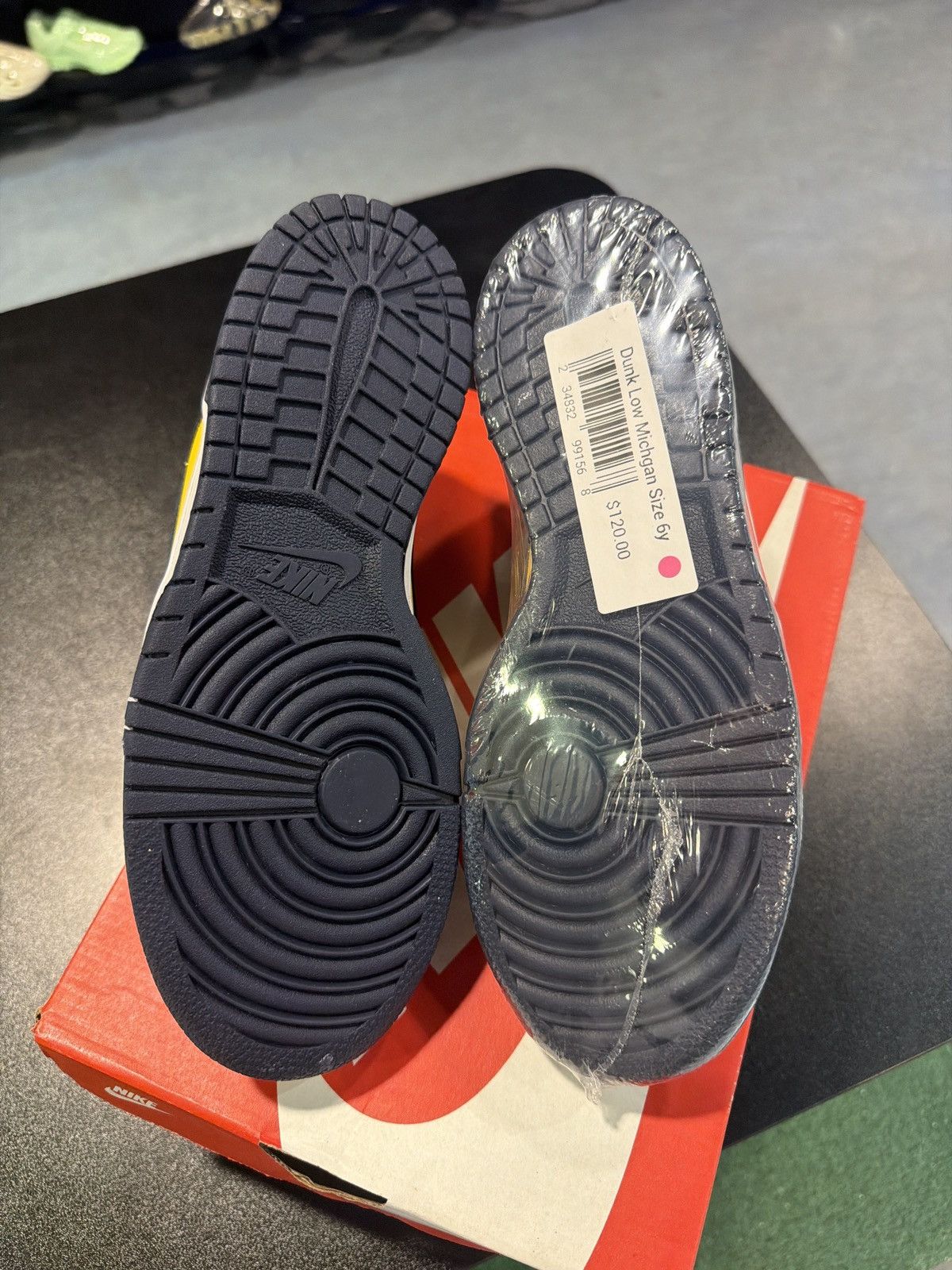Nike Dunk Low Michigan Size-6Y Brand New Quick Shipping Size US 6 / EU 39 - 7 Thumbnail