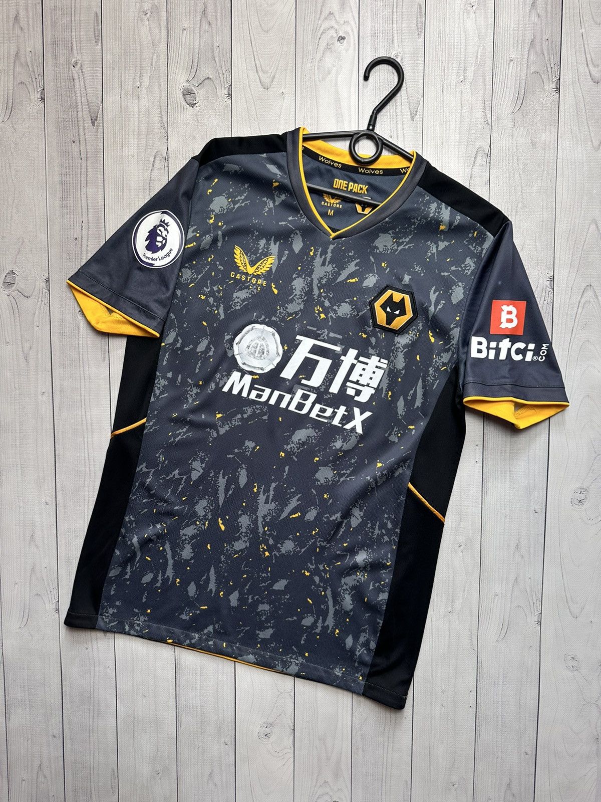 Other Wolverhampton soccer jersey Castore rare size M grey away Size US M / EU 48-50 / 2 - 1 Thumbnail