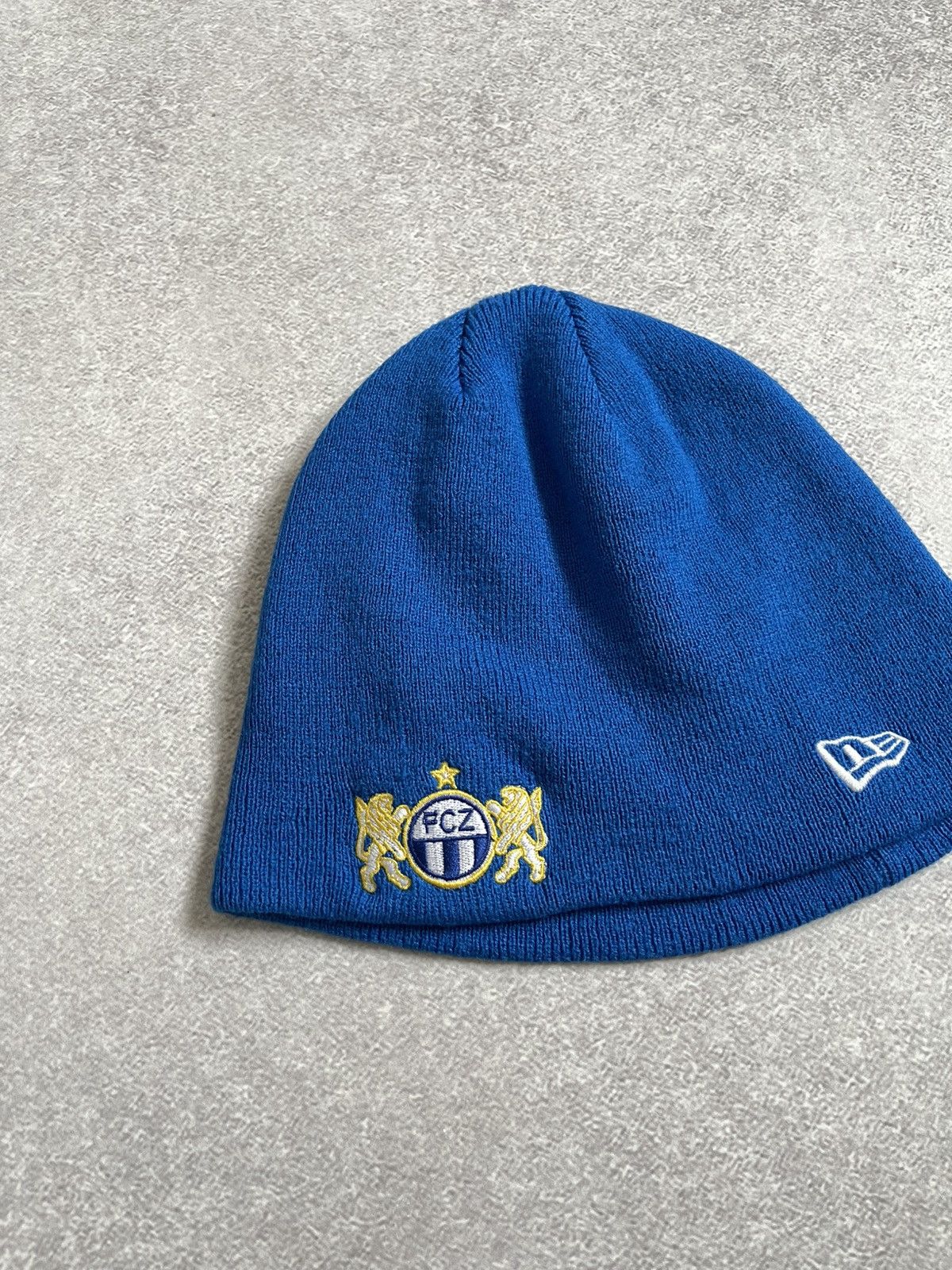 New Era New Era FC Zurich FCZ Soccer Swiss Football Beanie Hat Size ONE SIZE - 2 Thumbnail