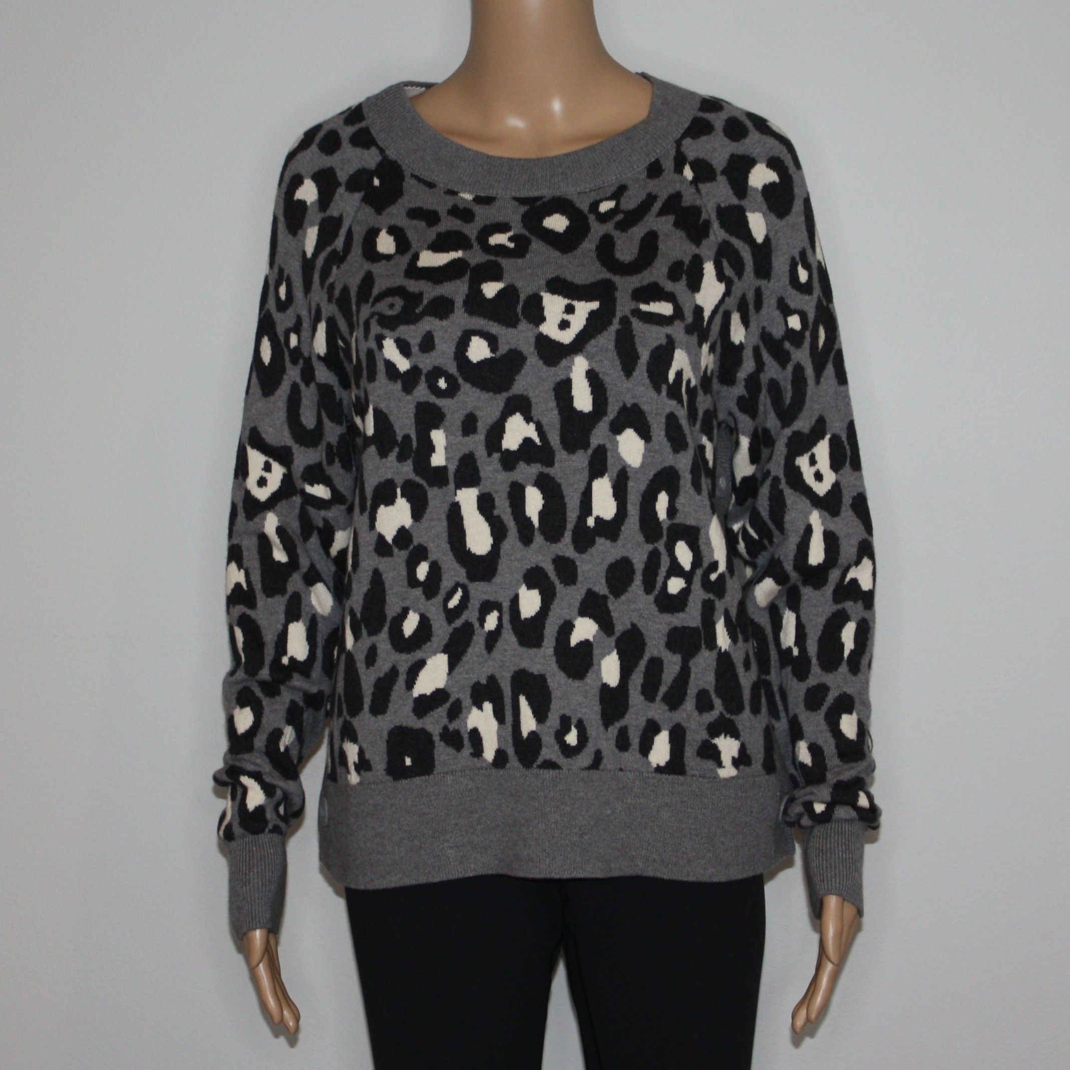 Other Stella & Dot The Side Button Sweater in Gray Leopard Print Size M / US 6-8 / IT 42-44 - 11 Thumbnail