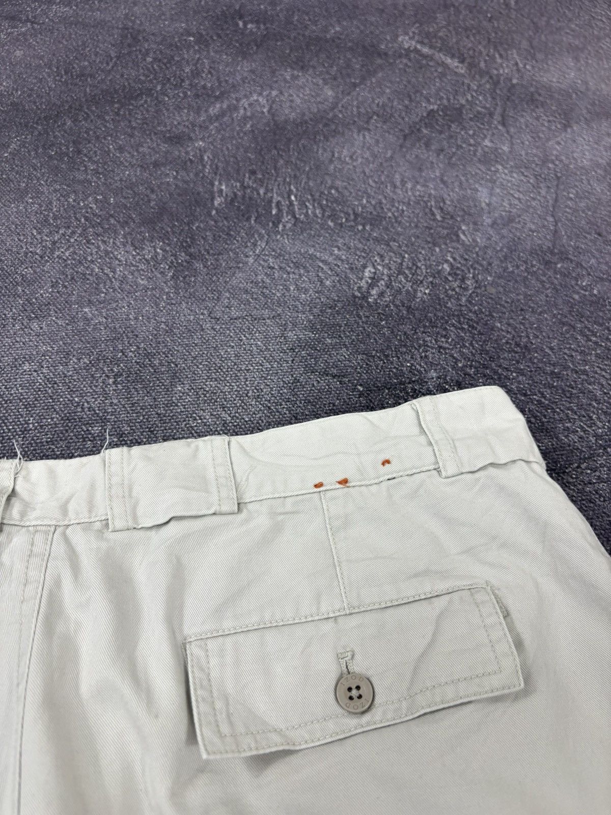 Izod Vintage Izod 2000s Wide Leg Skate Hype Baggy Cargo Shorts Size US 38 / EU 54 - 17 Thumbnail