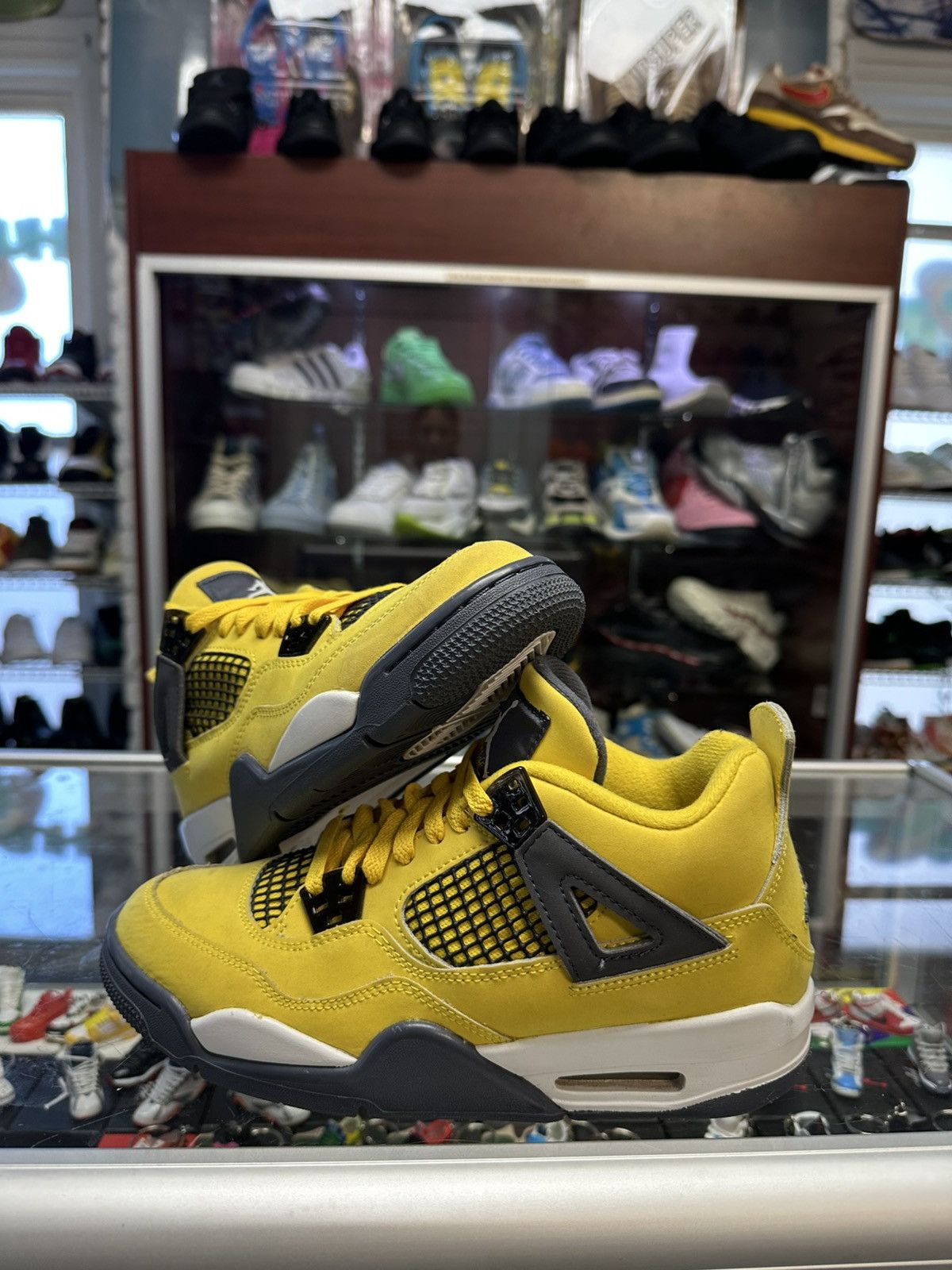 Jordan Brand Jordan 4 ‘Lightning’ Size US 5.5 / EU 38 - 1 Thumbnail