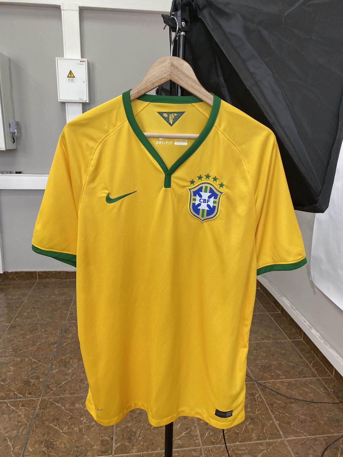 Nike 🇧🇷 Nike Brazil 2014 soccer jersey Size US L / EU 52-54 / 3 - 1 Thumbnail