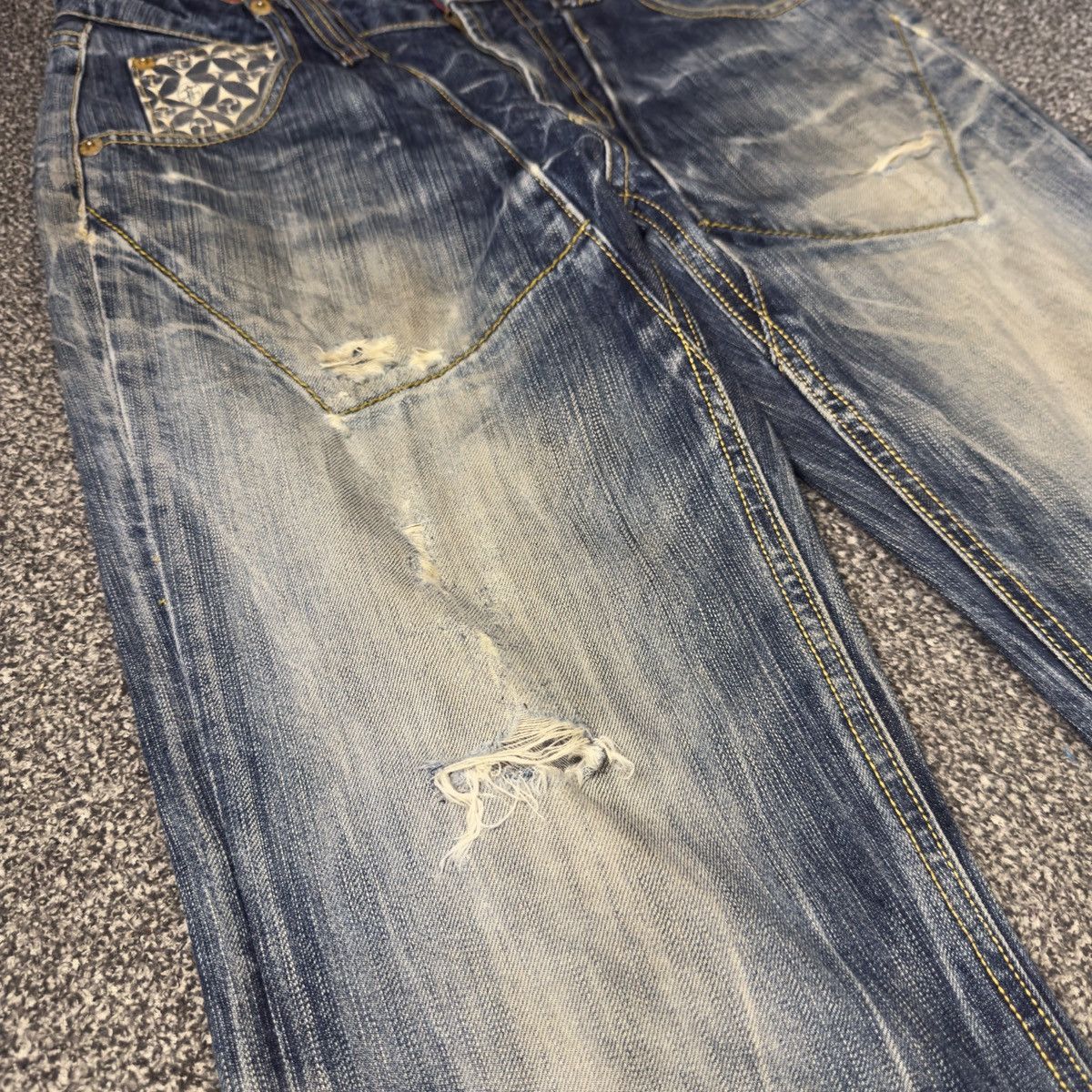 Japanese Brand 🔥🇯🇵 Osaka Big Train Boot Cut Distressed Denim Size US 32 / EU 48 - 7 Thumbnail