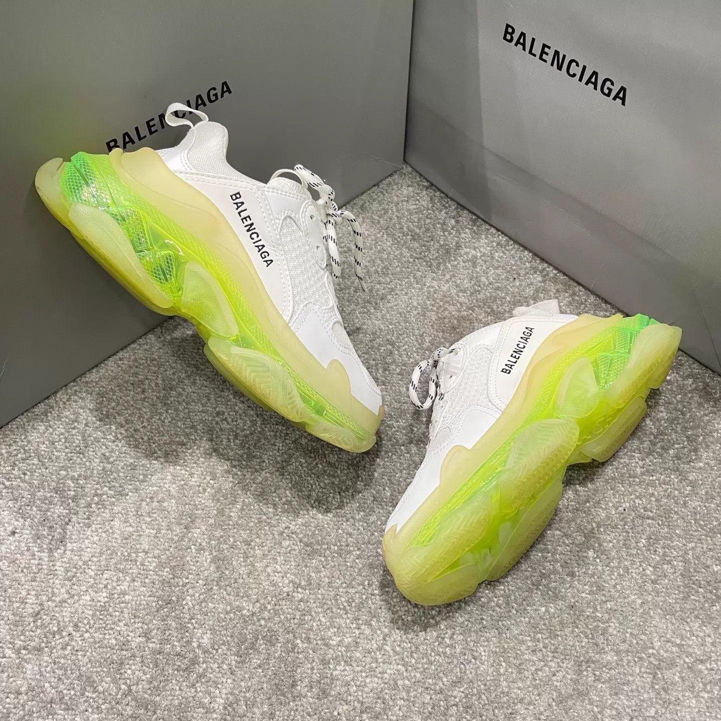 Balenciaga Balenciaga Neon Green Dad Shoes Women's 35 Size US 4.5 / IT 34.5 - 3 Thumbnail