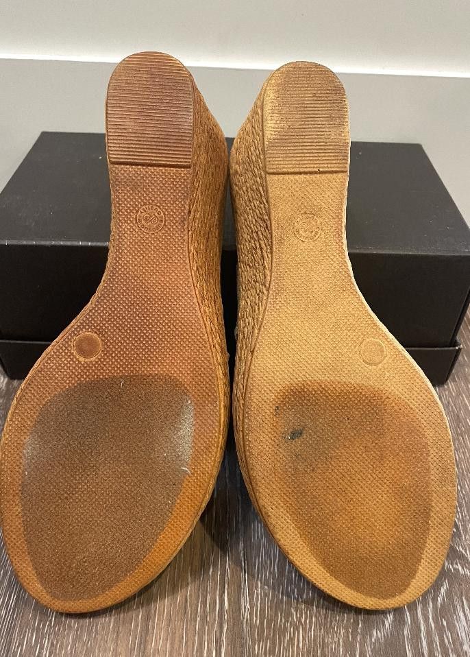 Designer Italian Shoemaker wedge 10M Size US 10 / IT 40 - 2 Thumbnail