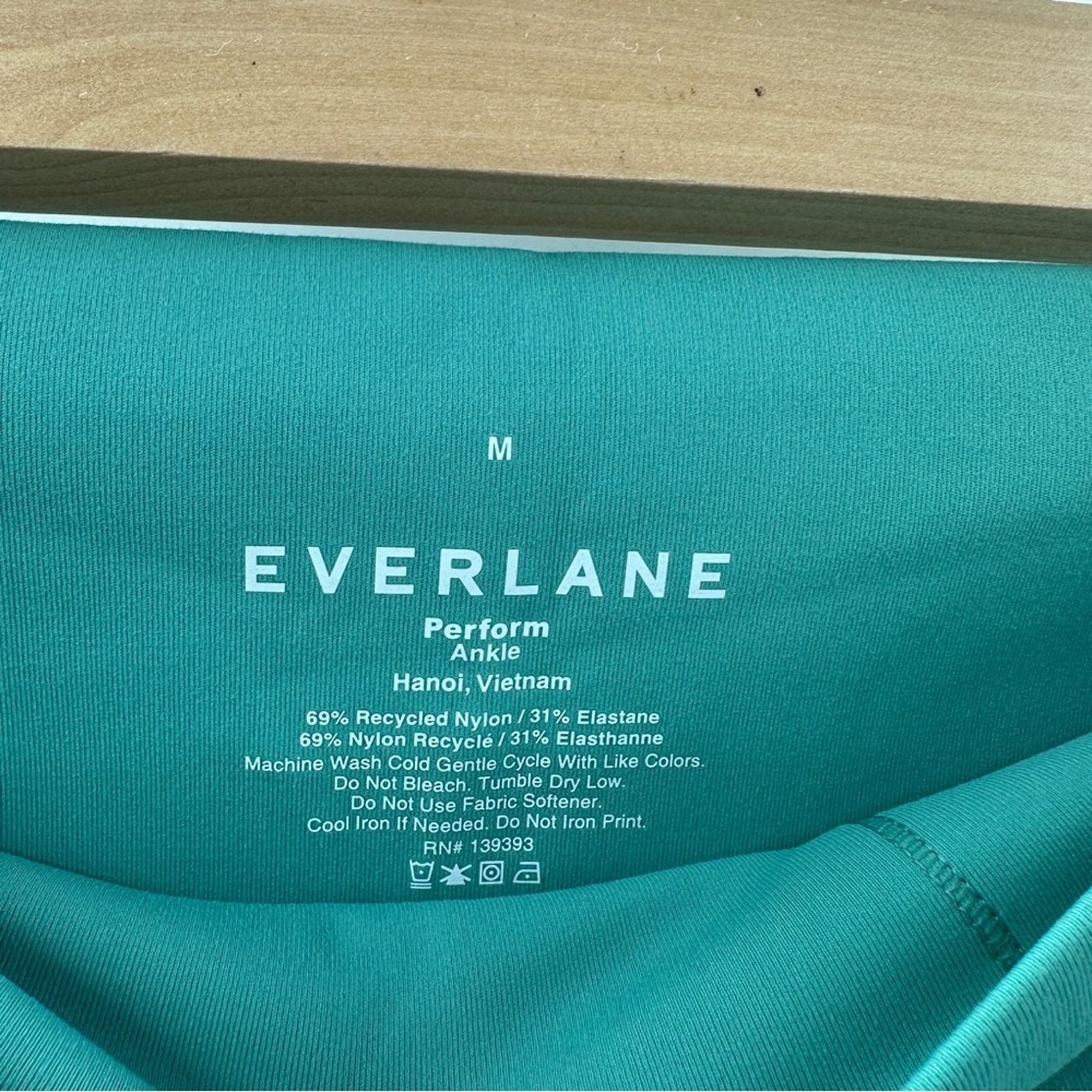 Everlane Everlane The Perform 24/7 Ankle Leggings in Soft Green Size 26" / US 2 / IT 38 - 9 Thumbnail