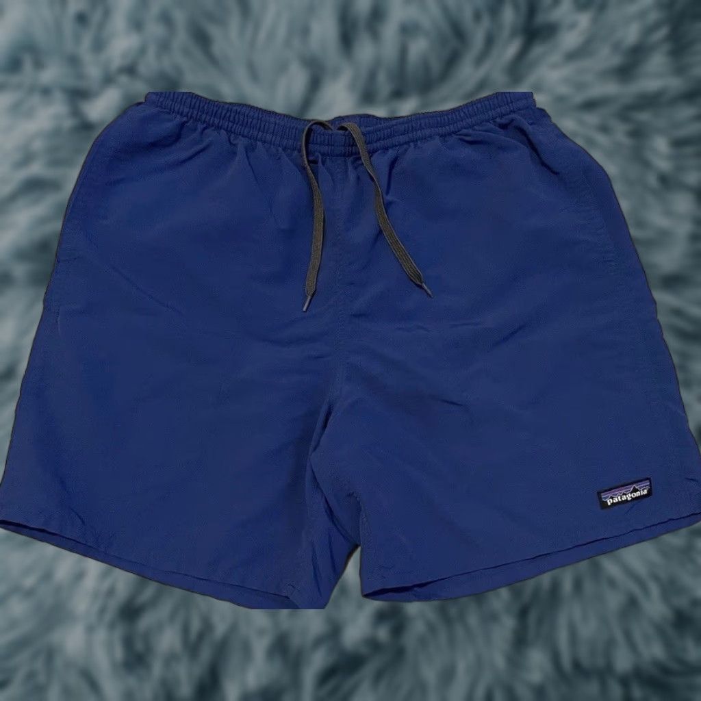 Patagonia VINTAGE Patagonia Baggies Board Shorts M Blue Striped Drawstring Lined Surf Beach Hiking 90s Mens Swim Trunks Size US 31 - 1 Thumbnail