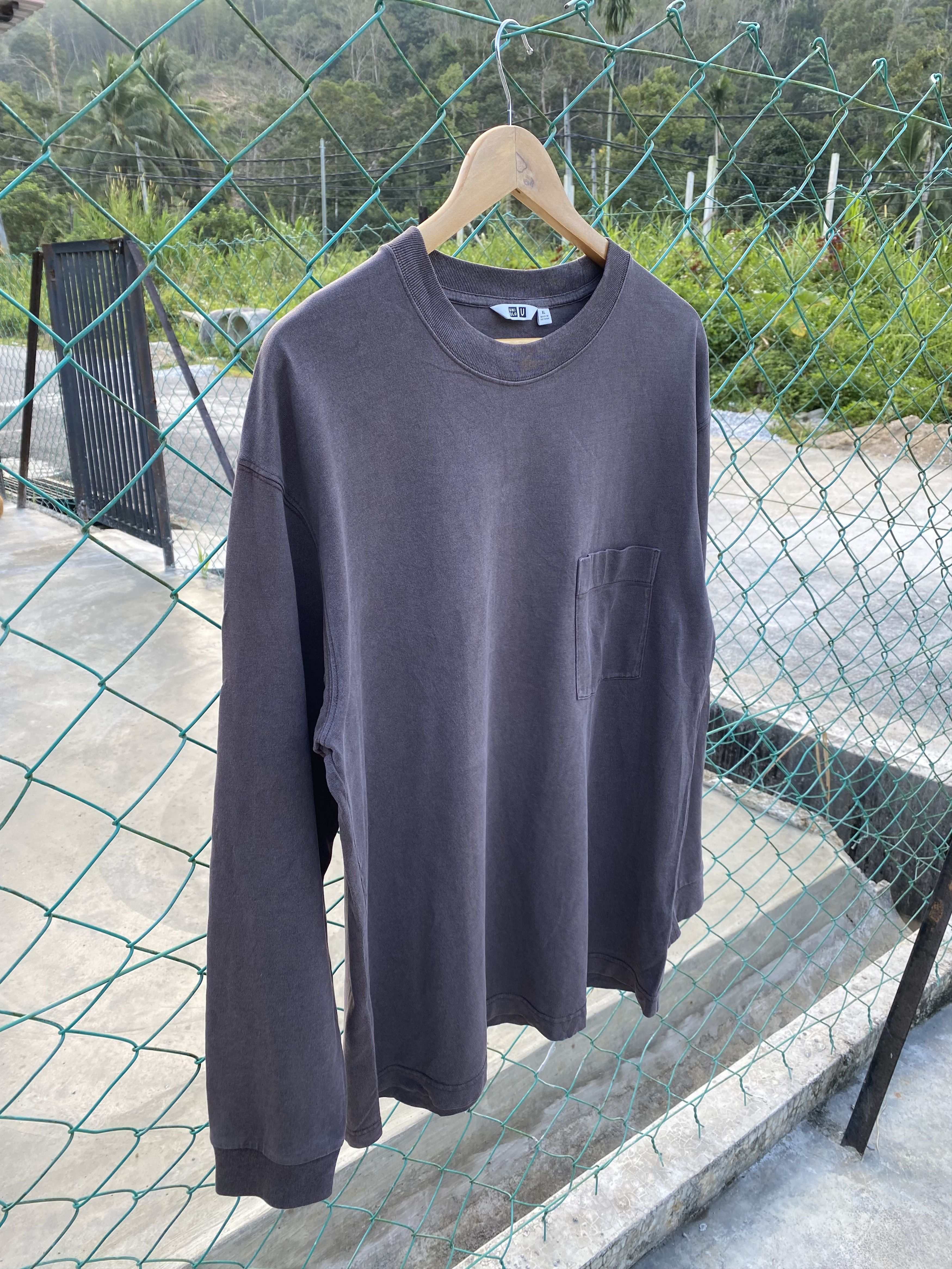 Japanese Brand × Uniqlo SS Uniqlo U single pocket long sleeve tees Size US XL / EU 56 / 4 - 4 Thumbnail