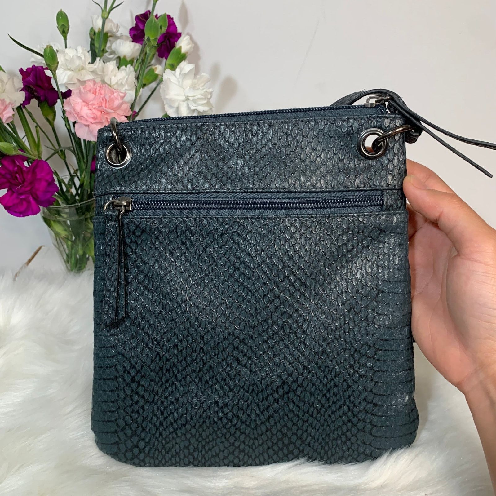 Other Nicole Cute Gray Crossbody Size ONE SIZE - 2 Thumbnail