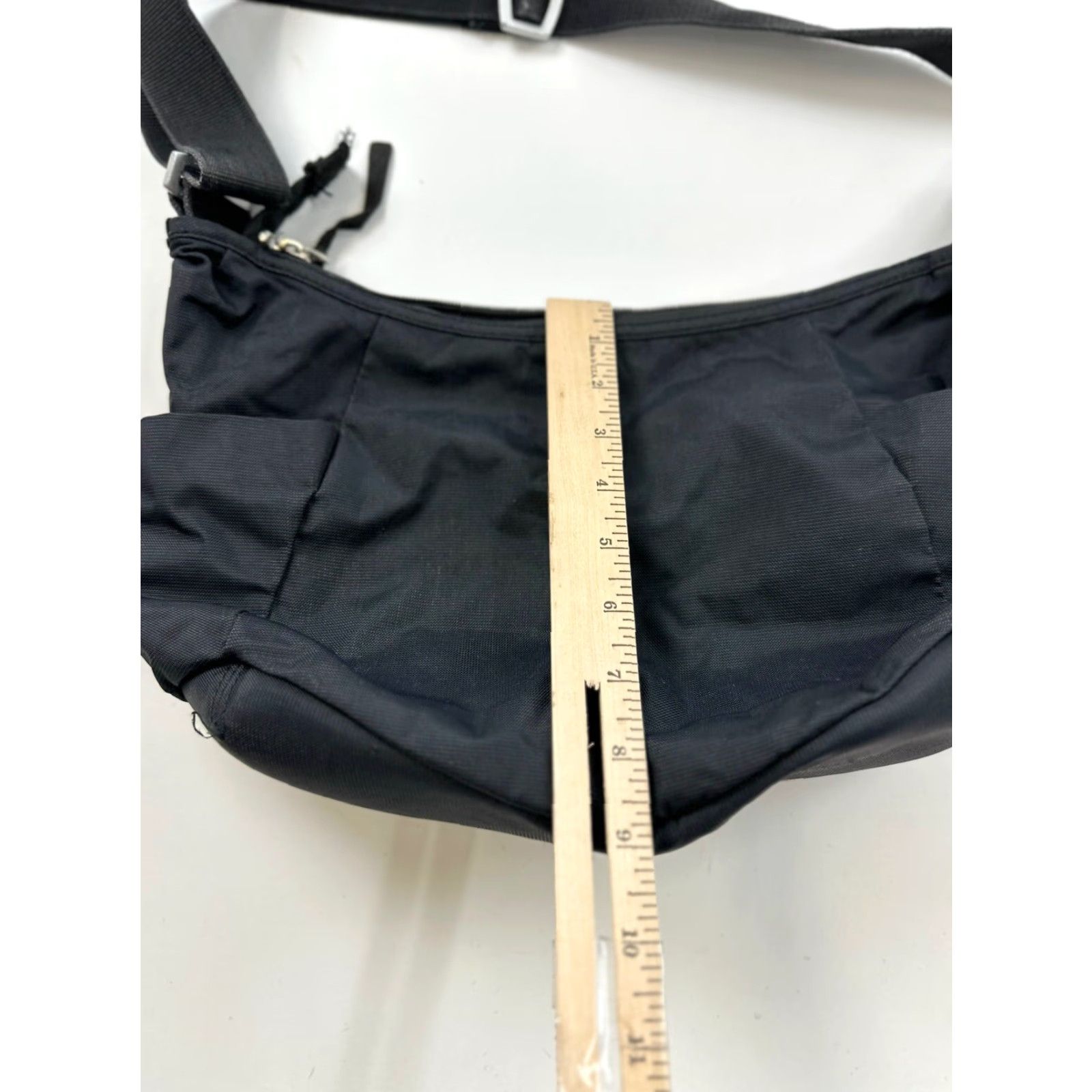 KEEN VINTAGE KEEN Messenger Bag Small Black Flaw Women Nylon Green Lining Small Flaw Messenger Bag Womens Black Nylon Green 90s? Size ONE SIZE - 7 Thumbnail