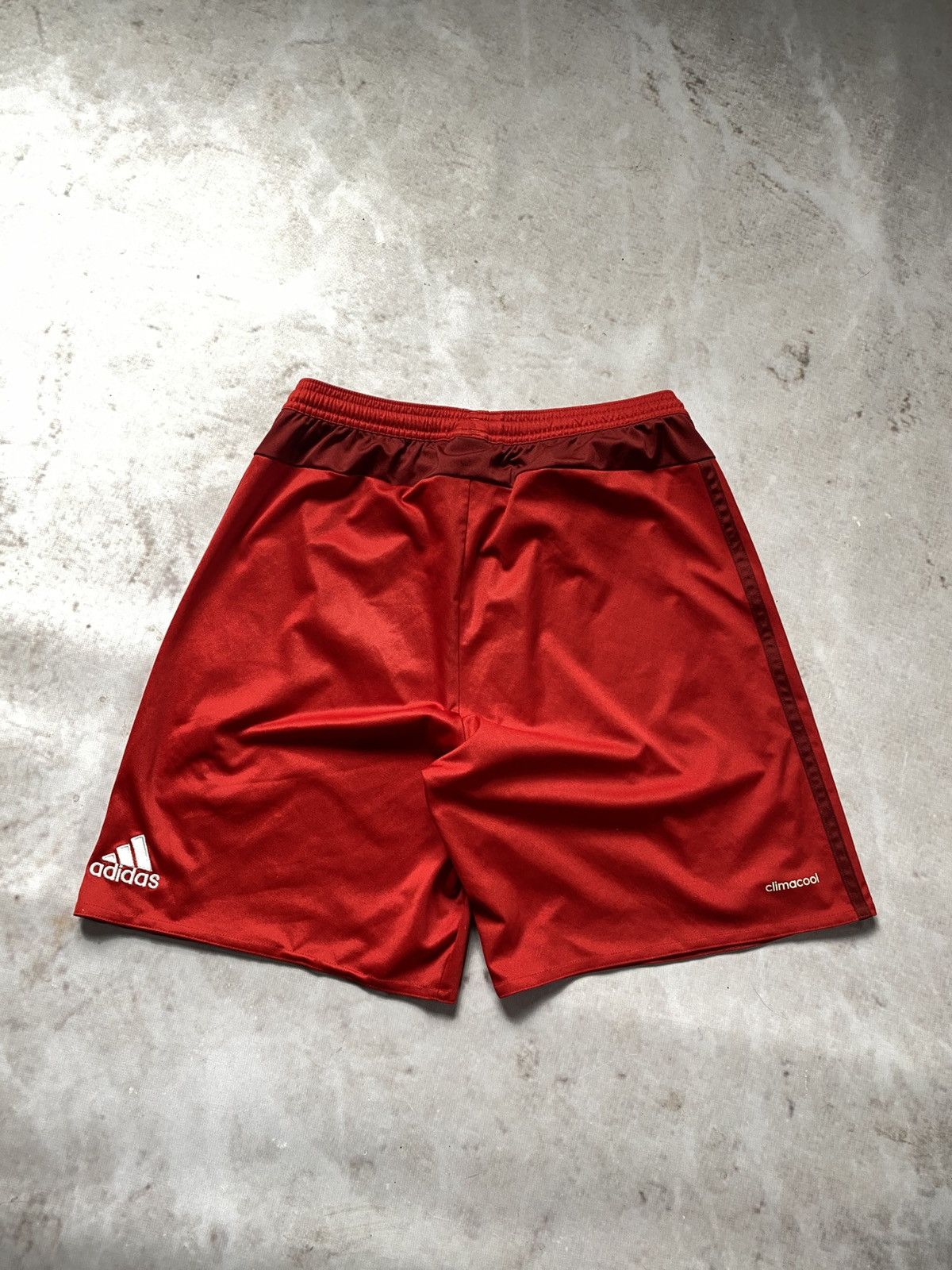 Adidas × Vintage Vintage Adidas F.C Bayern Munchen Away Football shorts Size US 30 / EU 46 - 4 Thumbnail