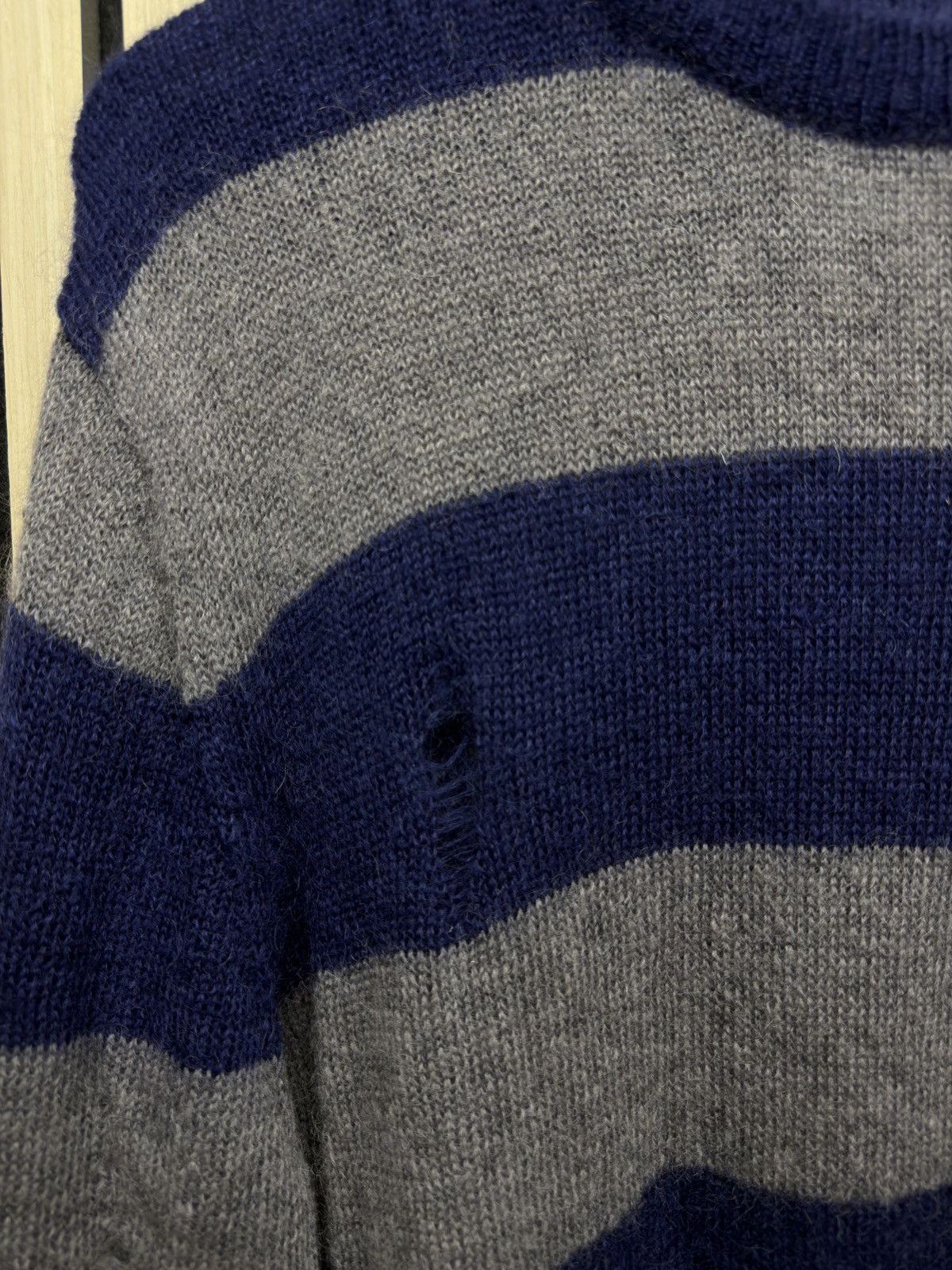 Number (N)ine Number (N)ine Mohair Striped Damaged Knit Size US L / EU 52-54 / 3 - 3 Thumbnail
