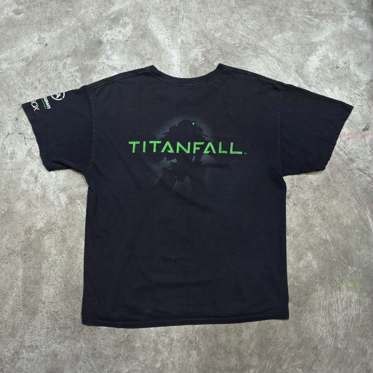 Vintage Vintage 2014 Titanfall Videogame Promo Tee Size US XL / EU 56 / 4 - 2 Thumbnail