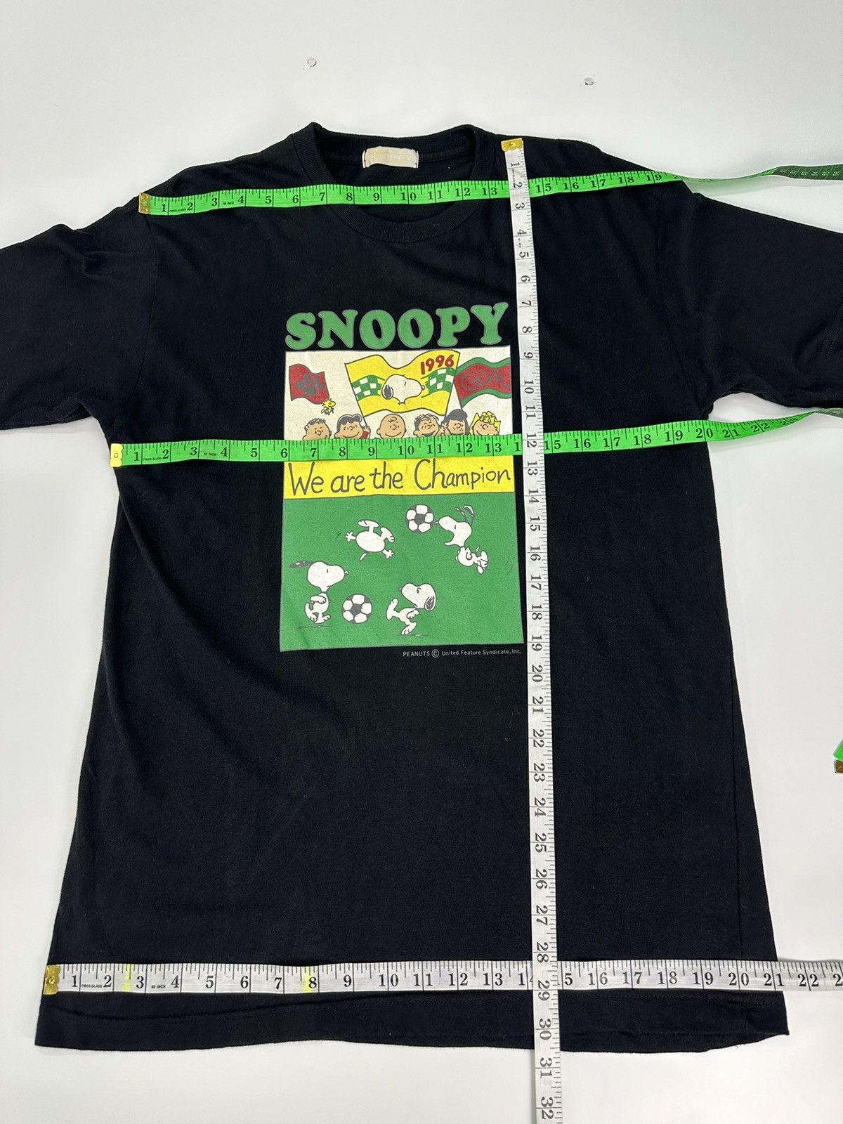 Peanuts × Vintage Vintage Snoopy We Are The Champion Tshirt A583 Size US M / EU 48-50 / 2 - 7 Thumbnail