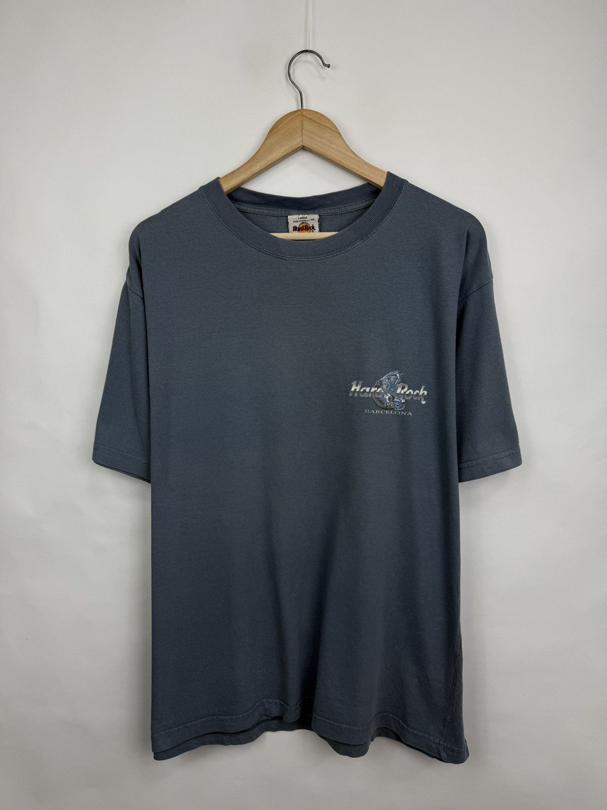 Hard Rock Cafe 🇪🇸 Vintage 90s Hard Rock Cafe Barcelona Spain T-Shirt Dragon Size US L / EU 52-54 / 3 - 6 Thumbnail