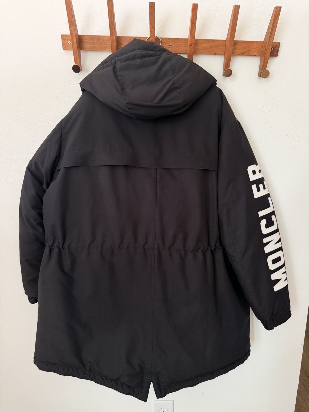 Moncler Moncler Charnier Down Parka Jacket Black Logo Arm Size L Size US L / EU 52-54 / 3 - 7 Thumbnail