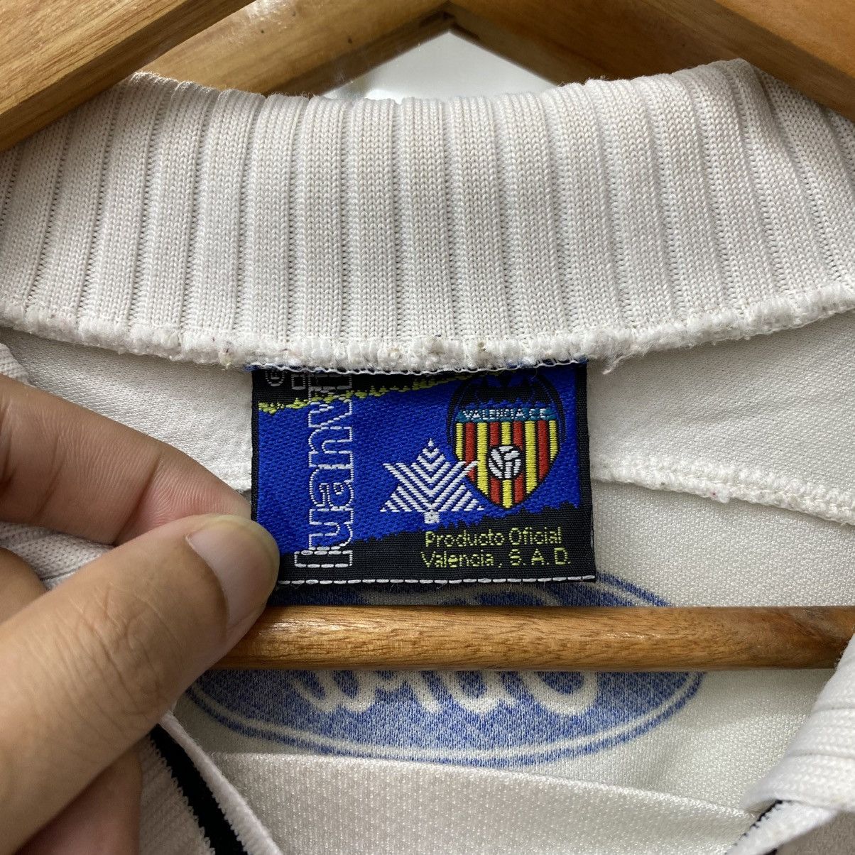 Vintage Vintage 97/98 VALENCIA CF La Liga Home Kit Luanvi Jersey Size US L / EU 52-54 / 3 - 12 Thumbnail