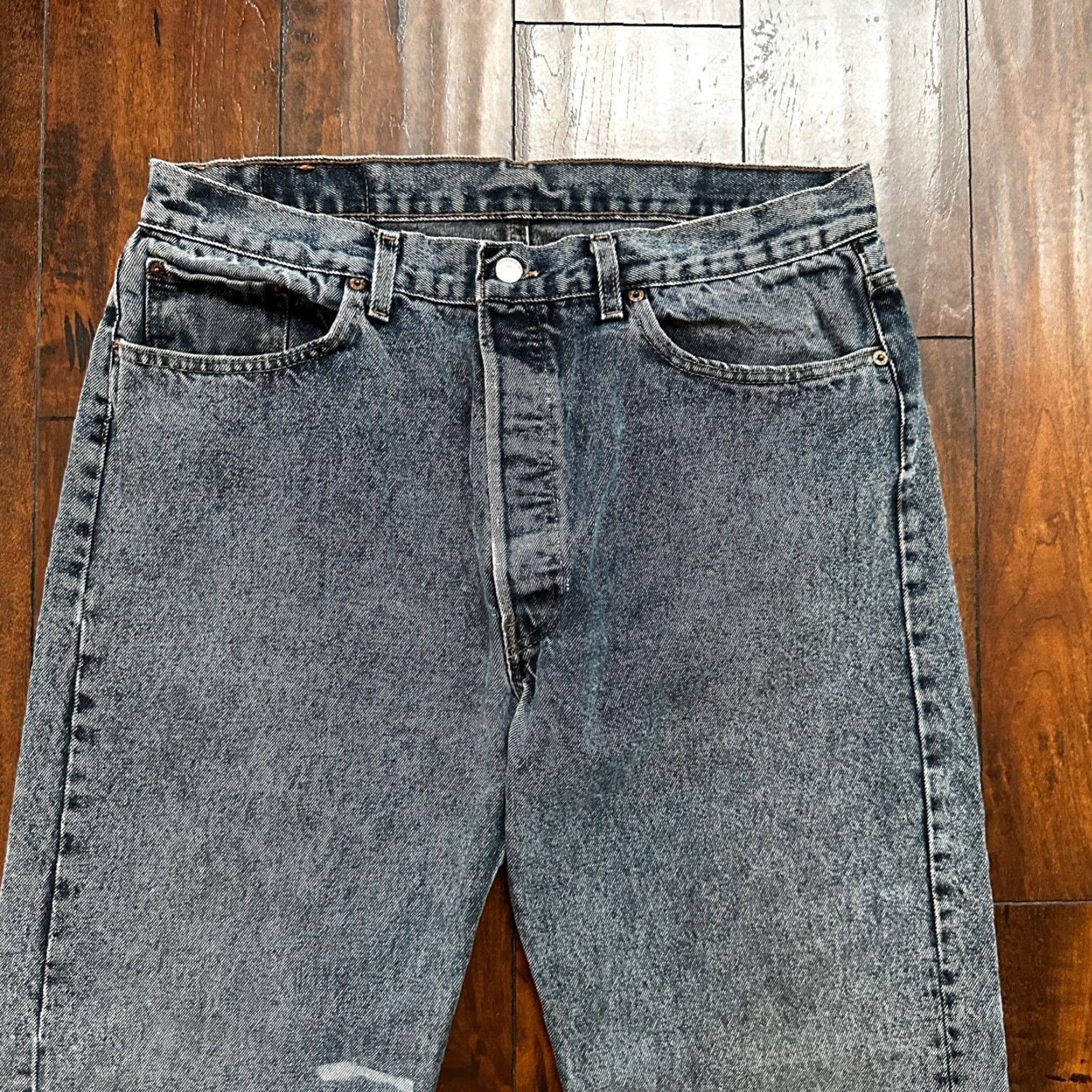 Levi's VINTAGE Levi's Jeans 501 Button Fly 38x32 Men Regular Denim Blue 90s Straight (MidRise) 34x30 USA Tag XX Act 34x30 Size US 38 / EU 54 - 2 Thumbnail