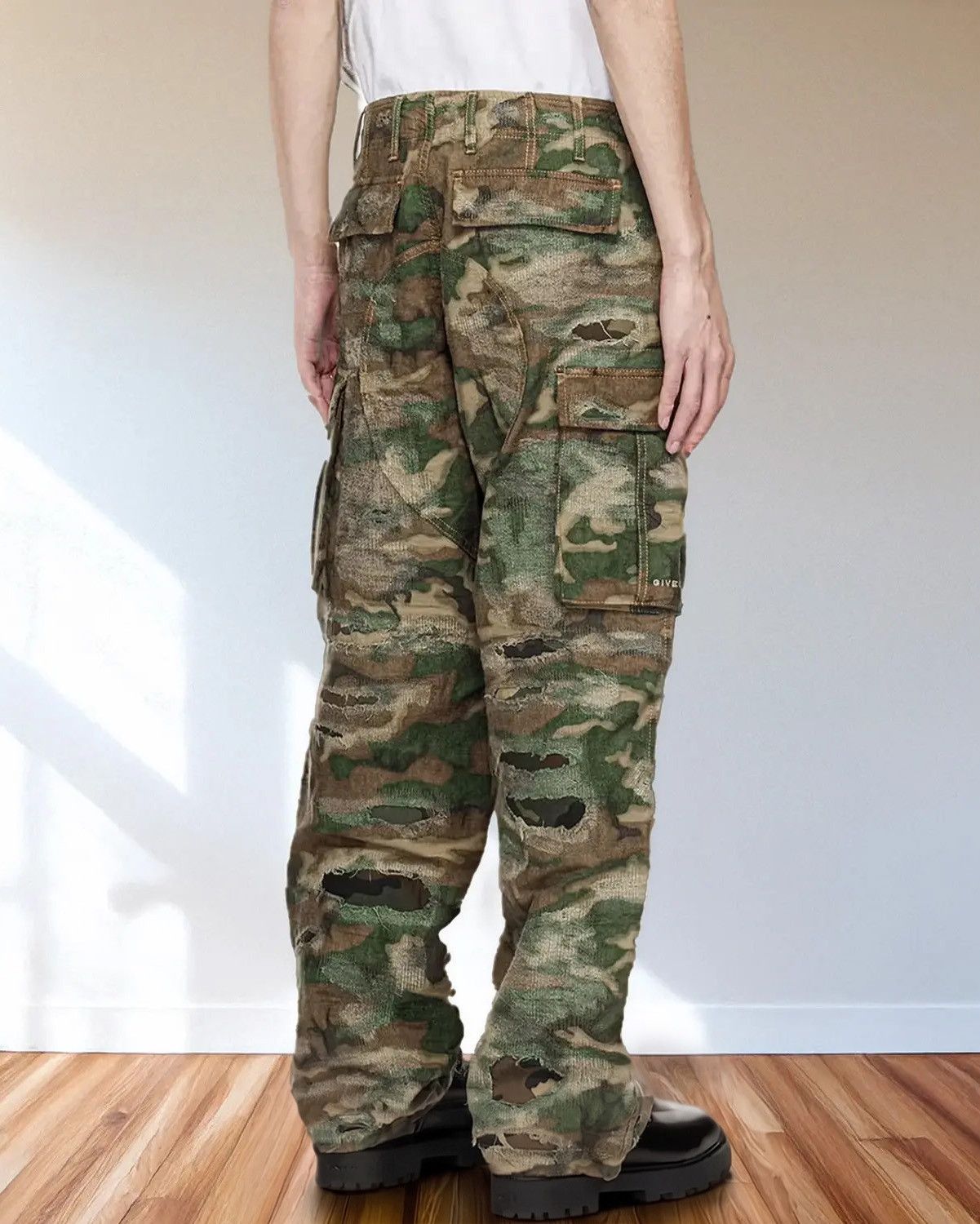 Givenchy Runway FW'23 Khaki Distressed Cargo Pants Size US 32 / EU 48 - 1 Thumbnail