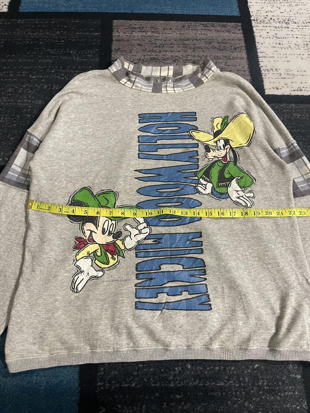 Disney Vintage Disney Hollywood Mickey Crewneck Sweatshirt Size US L / EU 52-54 / 3 - 16 Thumbnail