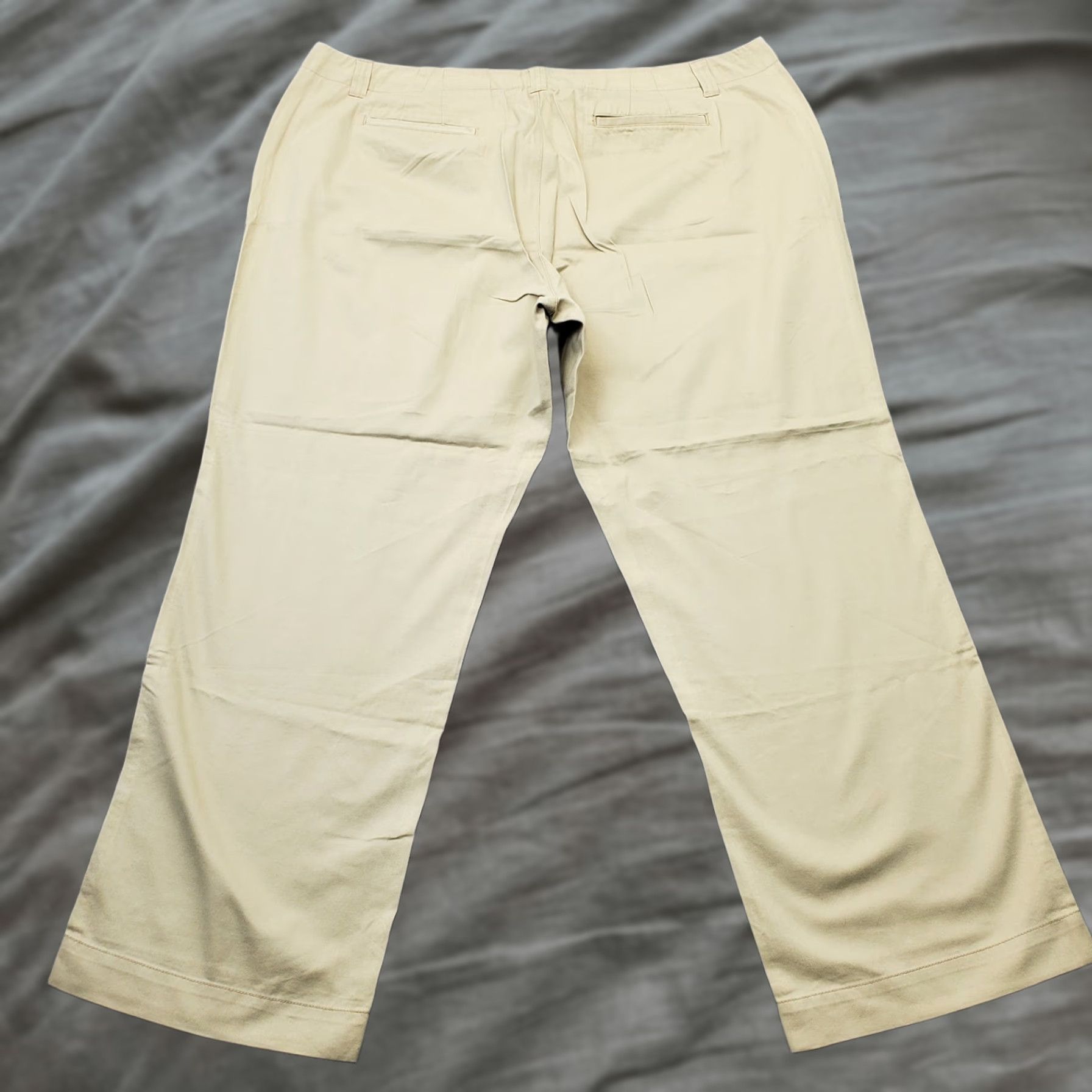 Vintage Venezia Chino Pants Womens 24 Tan Low Waist Slightly Relaxed Fit Straight Leg Size: 24 Womens Tan Chino Pants 33.5" Inseam Straight Leg 100% Cotton Size 42" / US 20 - 1 Thumbnail
