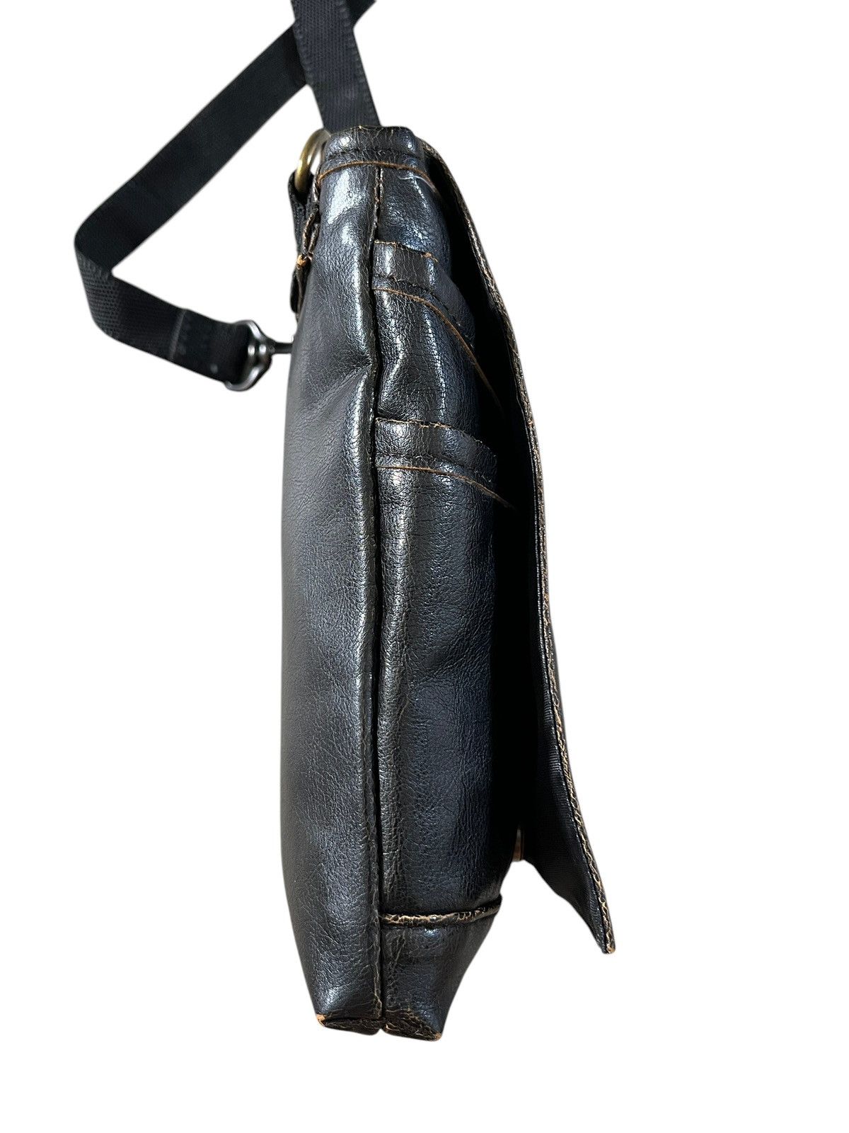 Japanese Brand Fabric Connection 🇯🇵 Leather Cross Logo Sling Bag Size ONE SIZE - 6 Thumbnail