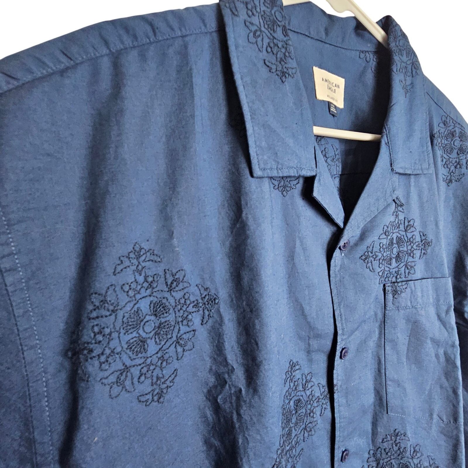 American Eagle Outfitters American Eagle Mens Embroidered Floral Relaxed Fit Button L Size US L / EU 52-54 / 3 - 5 Thumbnail