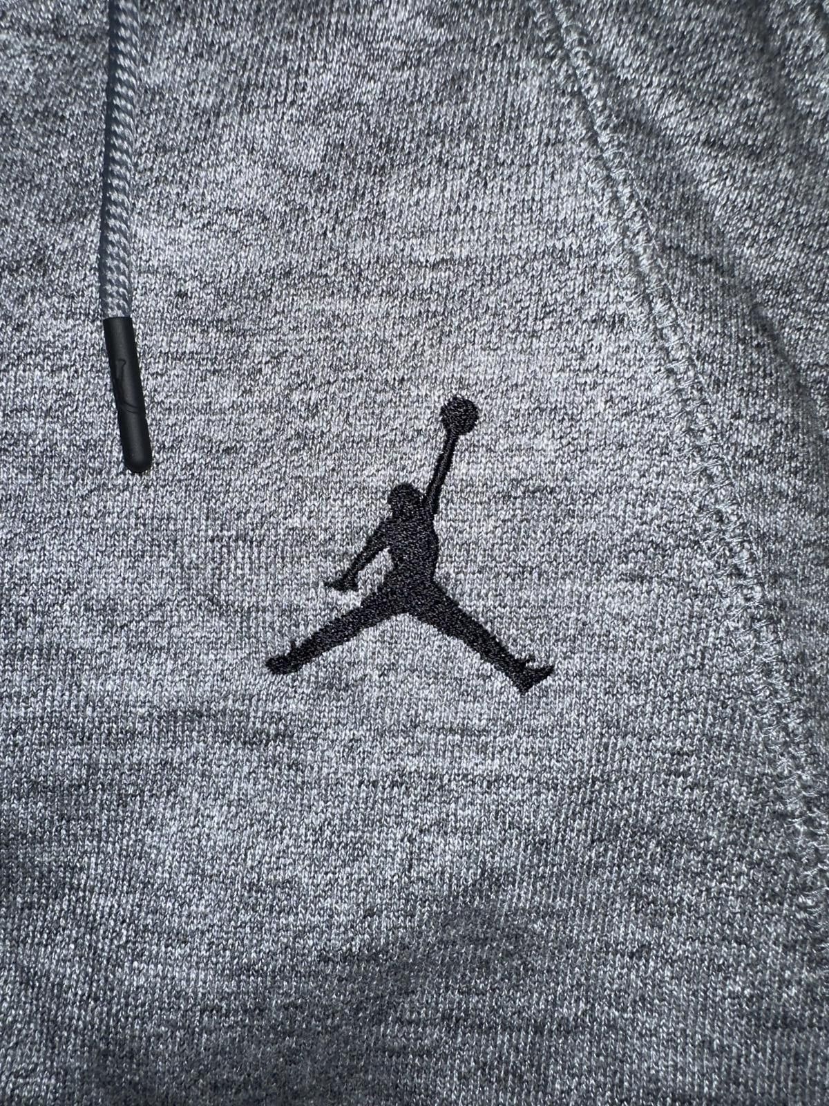 Designer Air Jordan Men’s Sportswear Wings Tech Fleece Hoodie Size US L / EU 52-54 / 3 - 2 Thumbnail