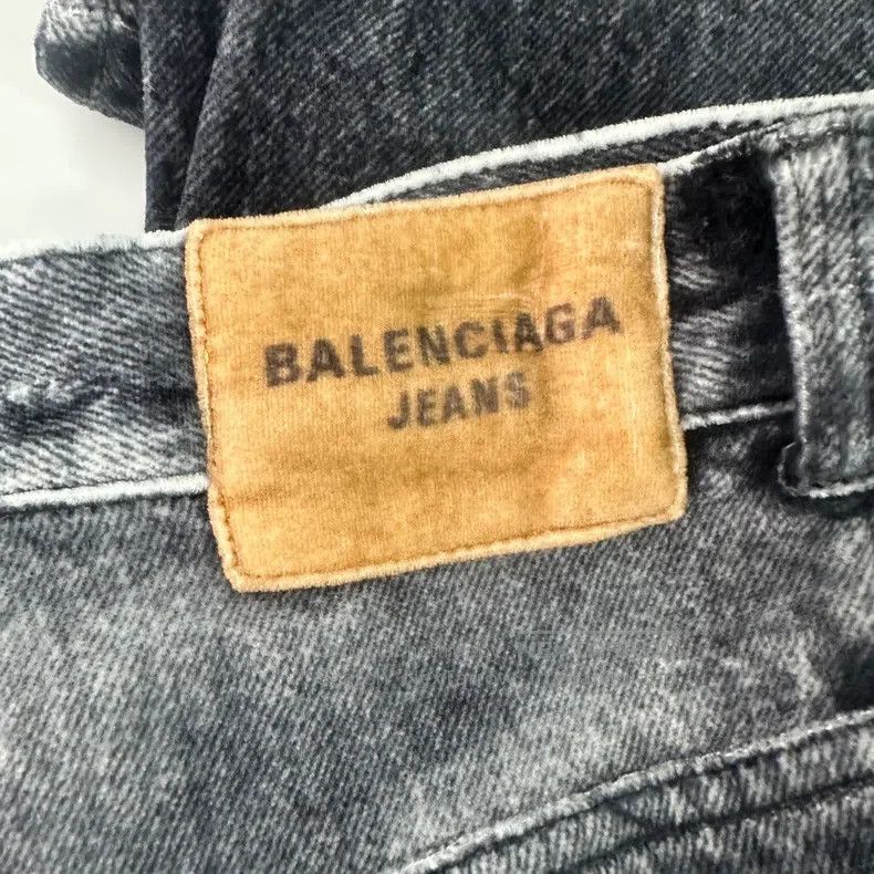 Balenciaga Balenciaga size M Trompe 3D printed denim pants, velvet ma Size US 27 - 6 Thumbnail