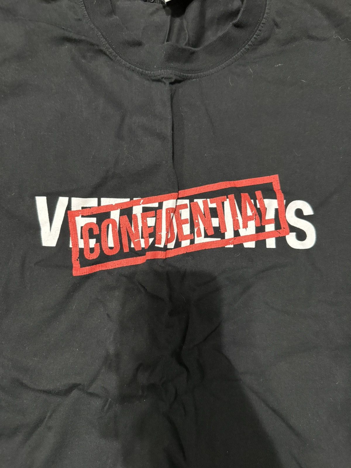 Vetements Vetements Limited Edition “Confidential” Tee Sz. l Size US L / EU 52-54 / 3 - 3 Thumbnail